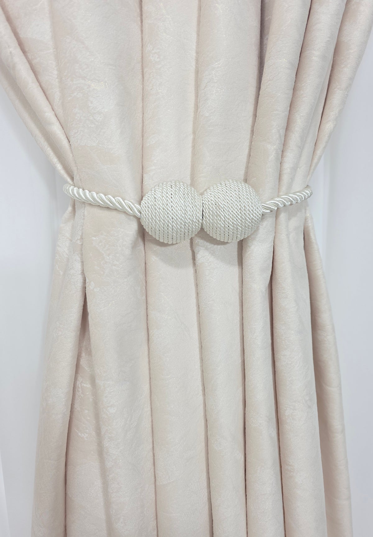Set magneti cu fir lung bilute, ivoire material textil(2bucati)