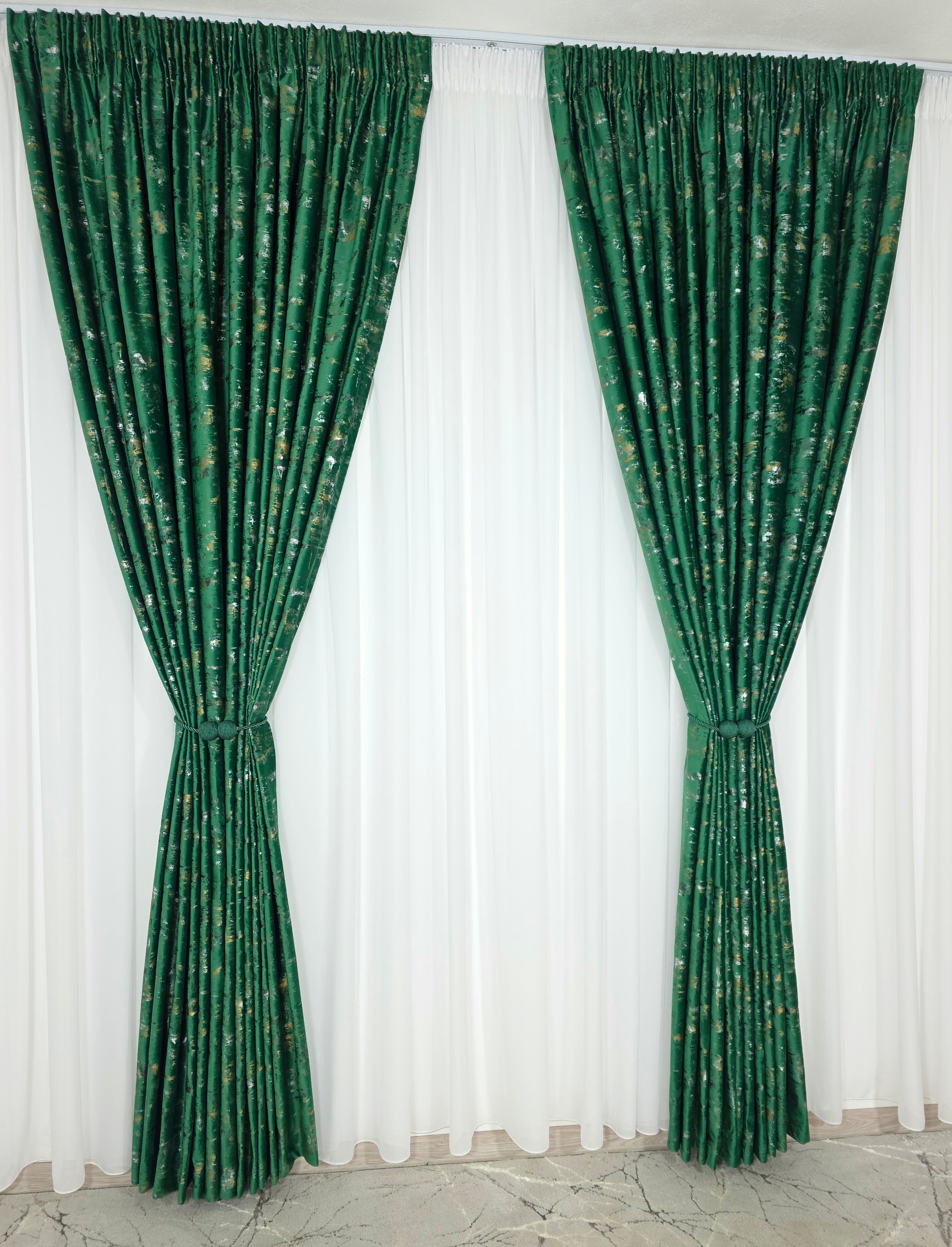 Colectia Elegance: Perdea Voal Premium Si Draperie Catifea Verde Smarald Cu Insertii model Golden