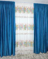 Set Grădină în Azur: Perdea Din Voal Cu Model Floral Si Draperie Catifea Turcoaz