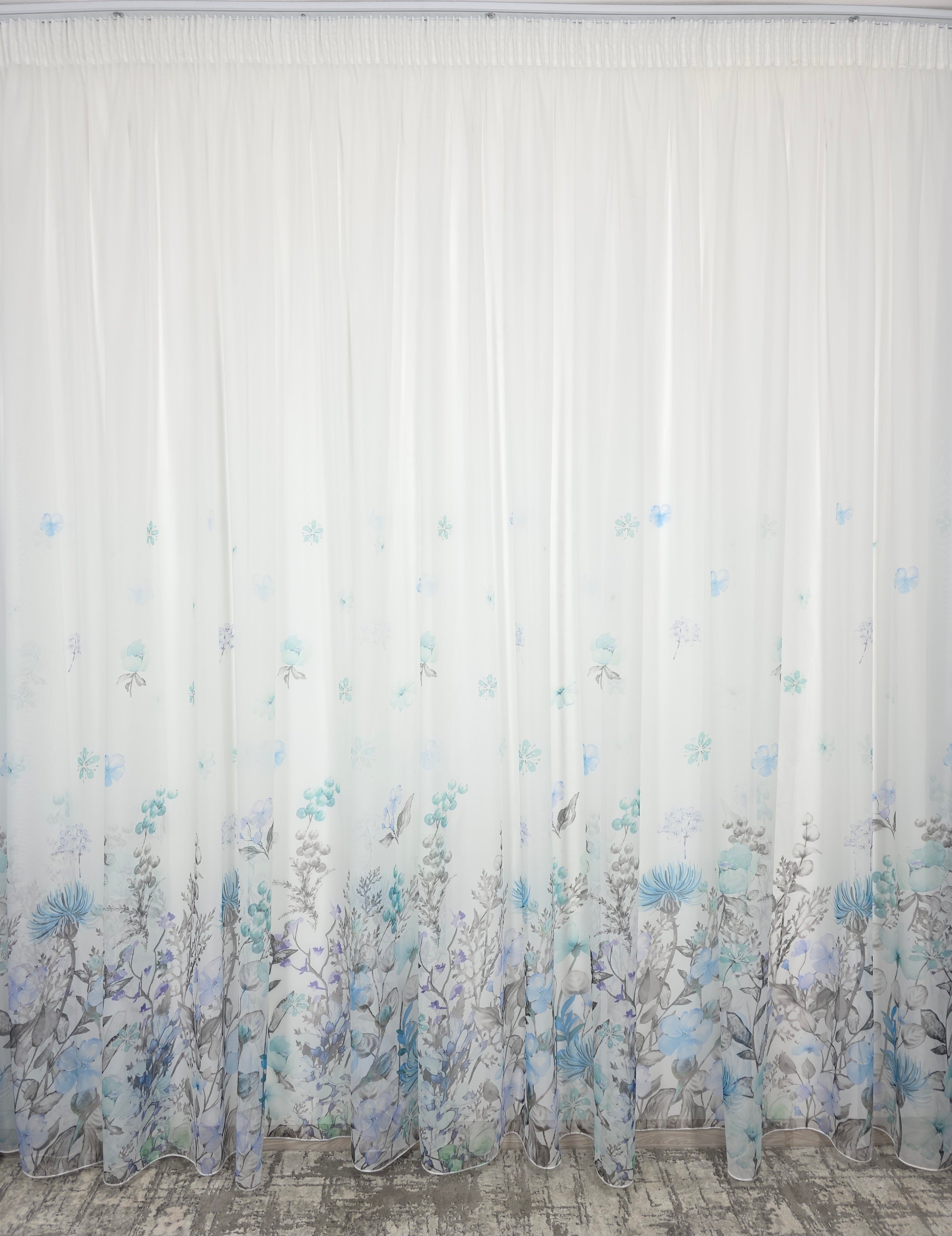 Set Argint Nordic: Perdea Din Voal Cu Model Floral Si Draperie Gri Blackout 90%