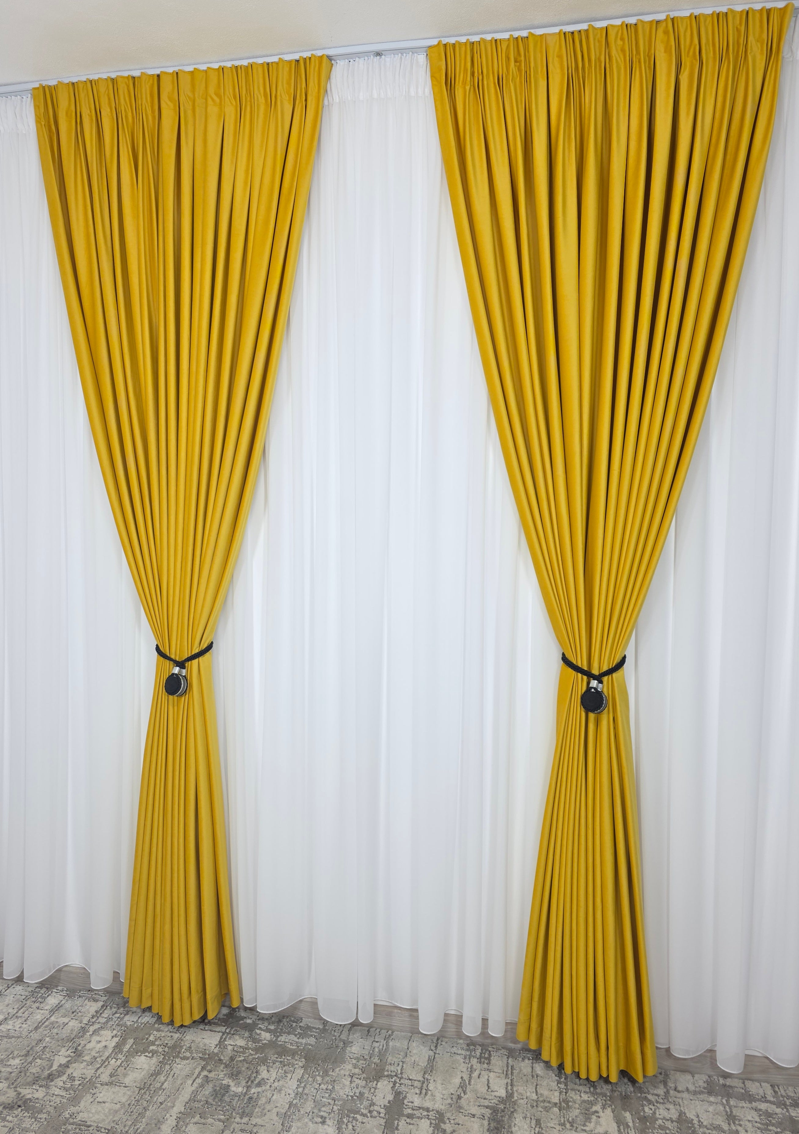 Set Renata: Perdea Voal Premium Si Draperie Catifea Galben