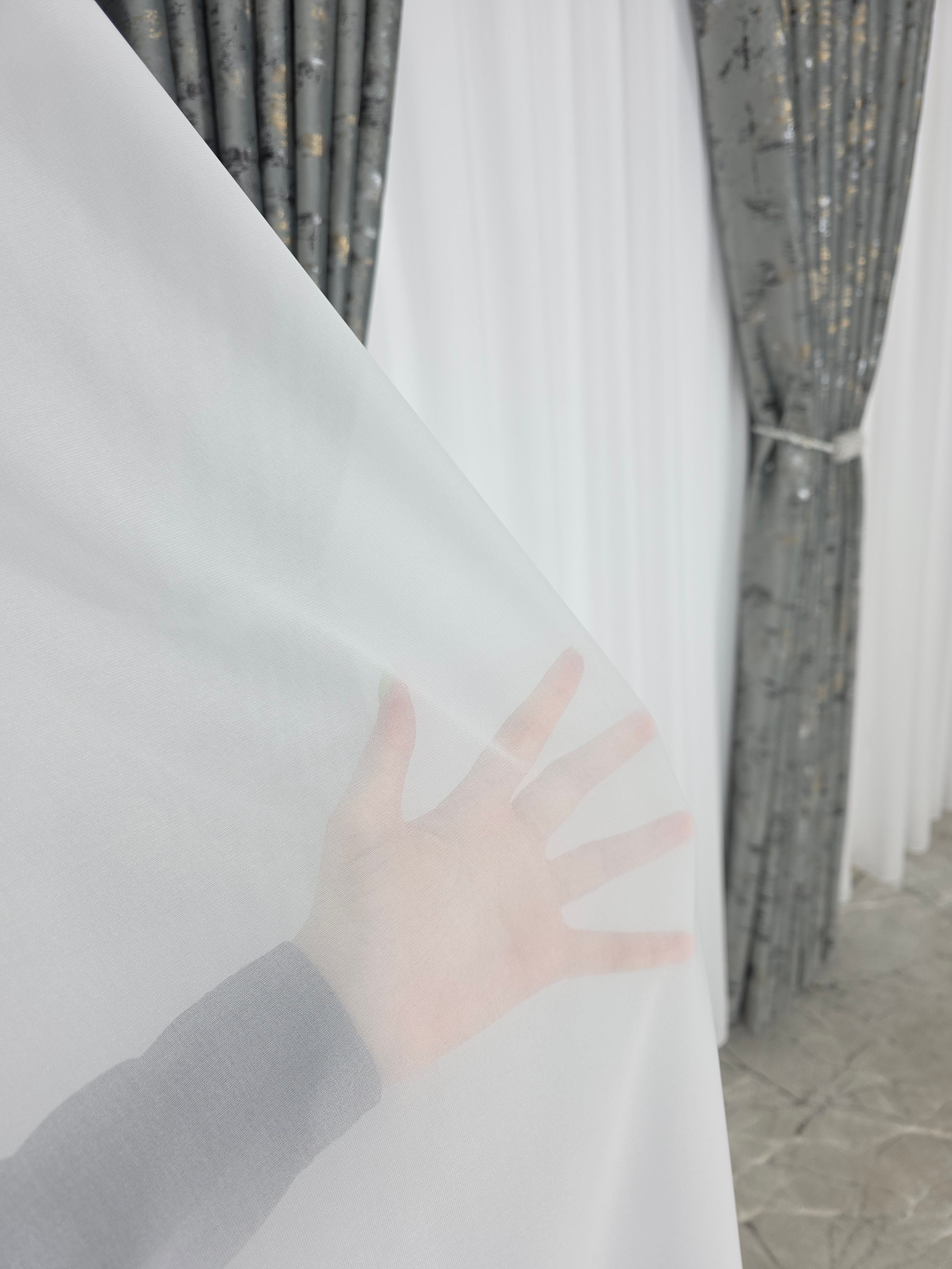 Colectia Elegance: Perdea Voal Premium Si Draperie Catifea Gri Mediu Cu Insertii model Golden