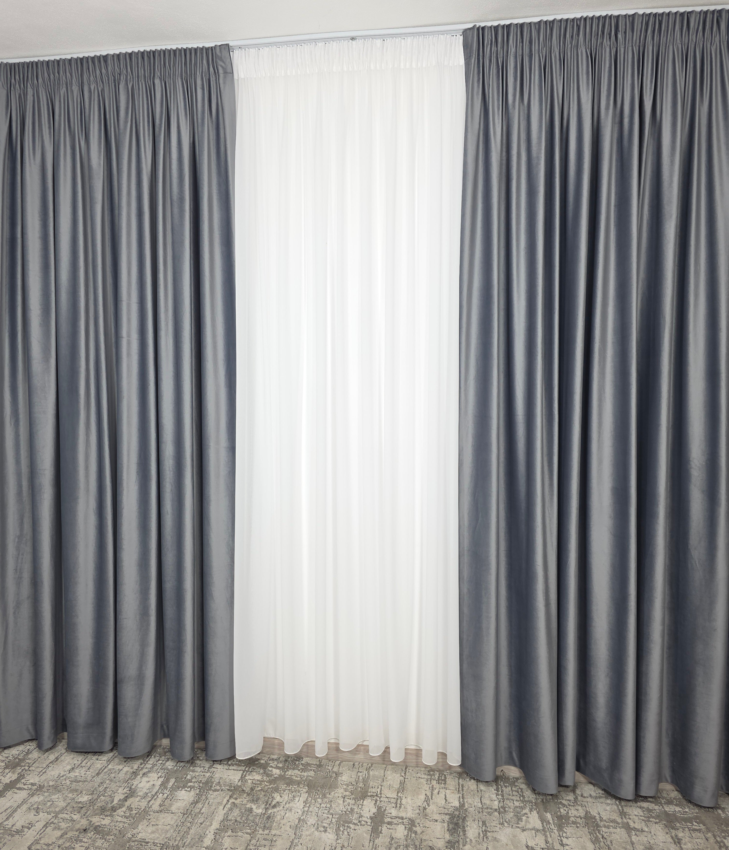 Set Gri Ciment: Perdea Voal Premium Si Draperie Catifea Gri Mediu