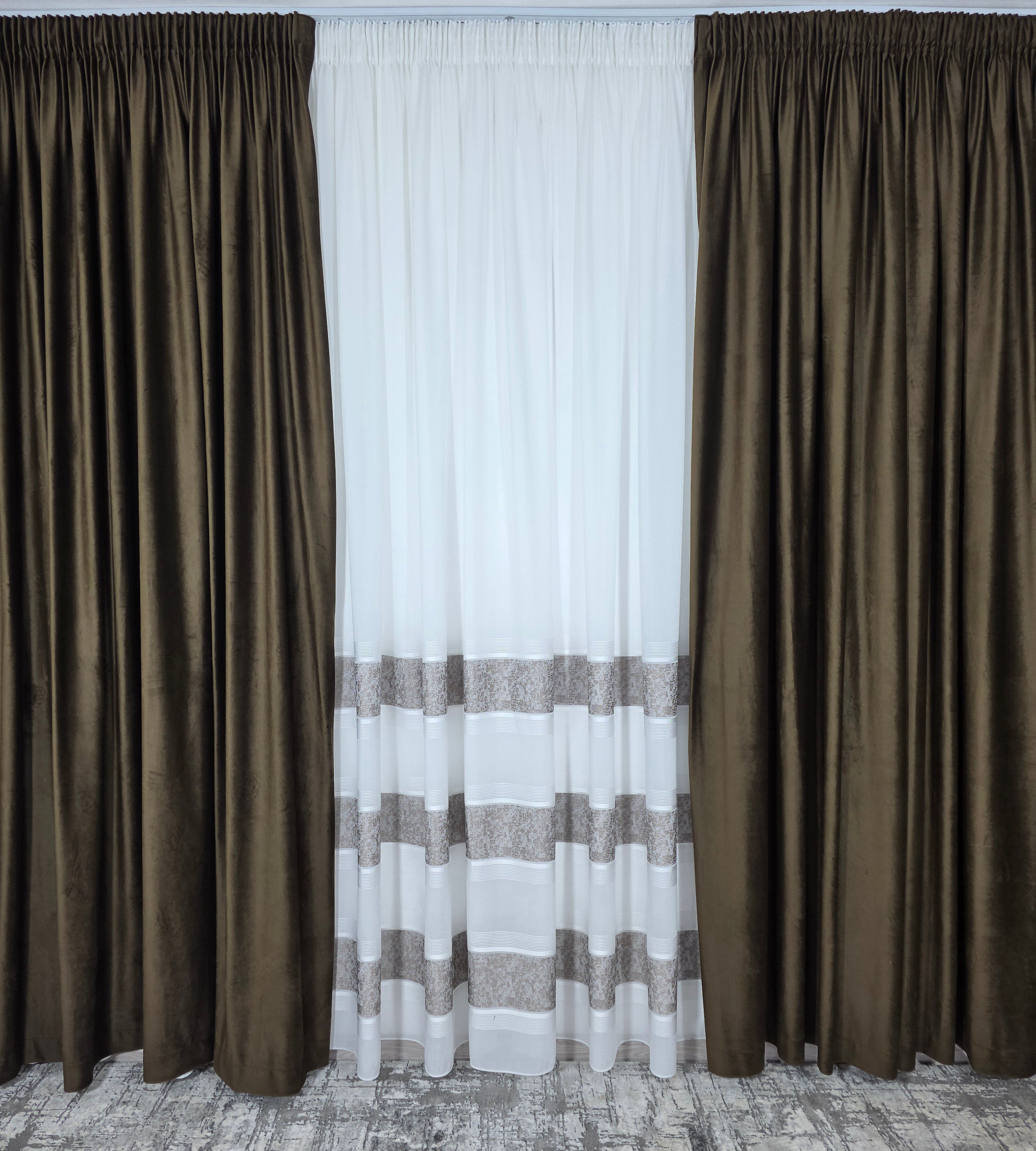 Set Rafaela: perdea din in cristal cu benzi capucino si draperie catifea maro blackout 98%