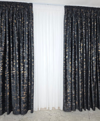 Draperie Mayon catifea neagra cu insertii aurii