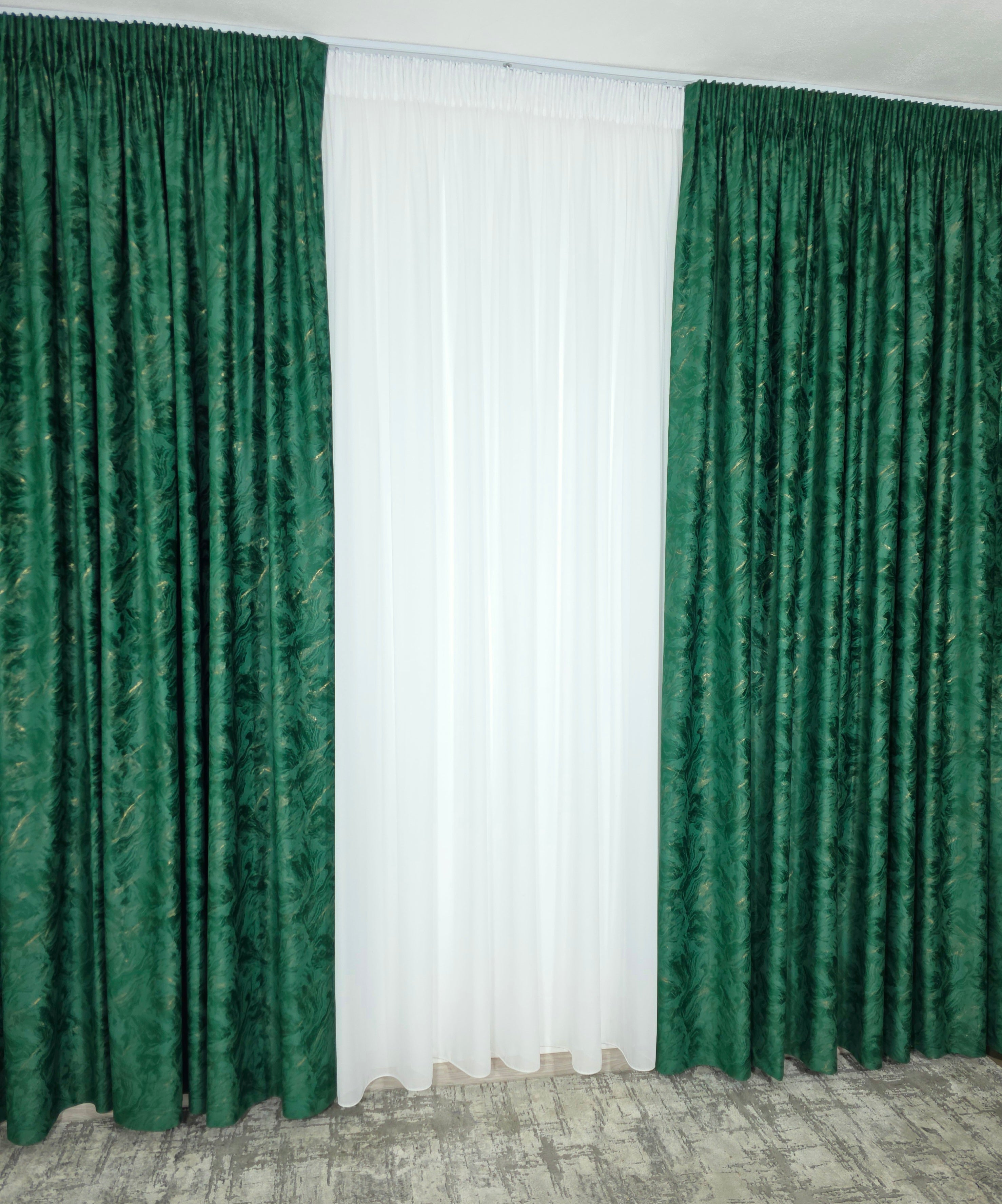 Colectia Dubai Varianta Verde Smarald: Perdea Voal Premium Si Draperie Catifea Cu Insertii