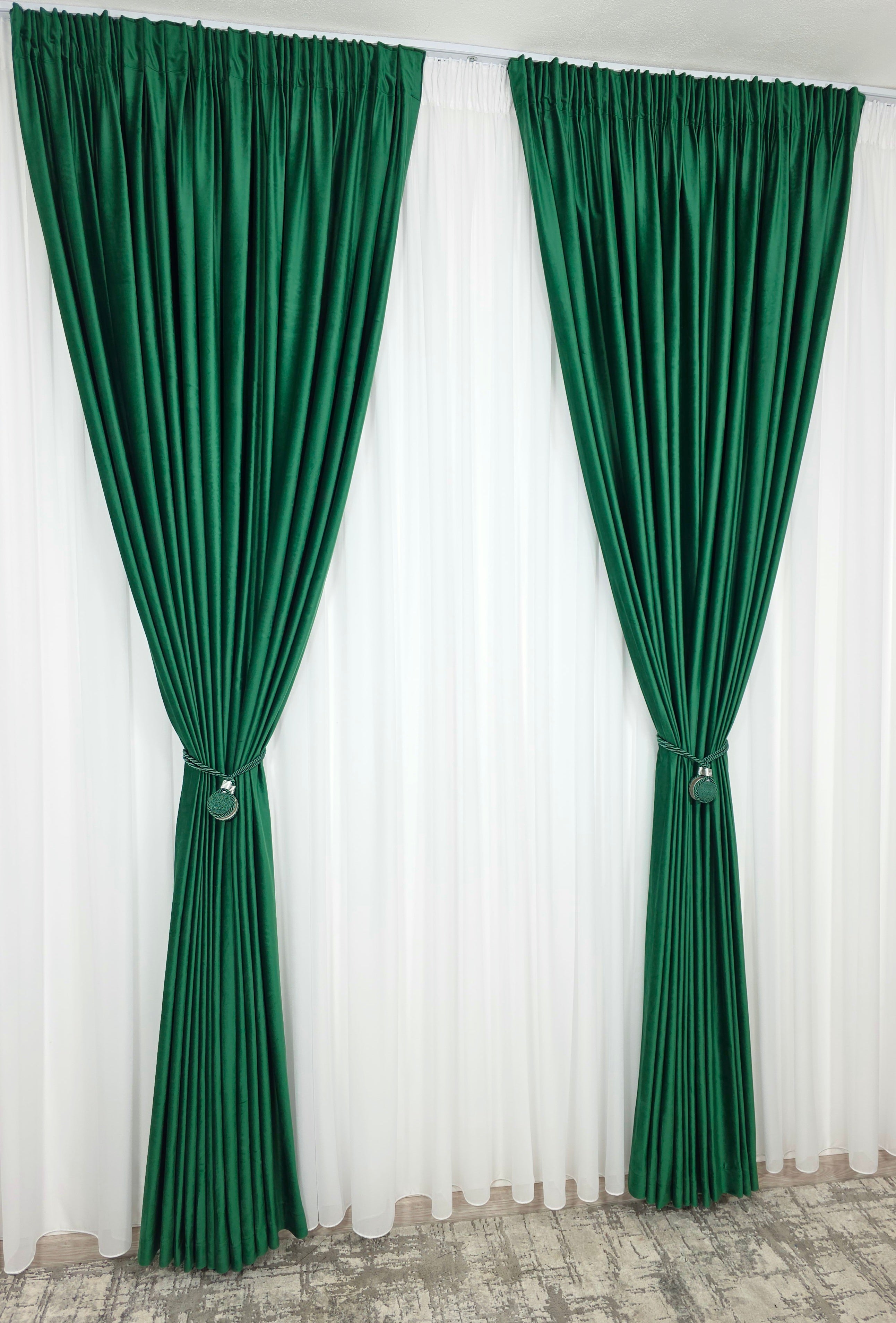 Set Vanesa: Perdea Voal Premium Si Draperie Catifea Verde Smarald
