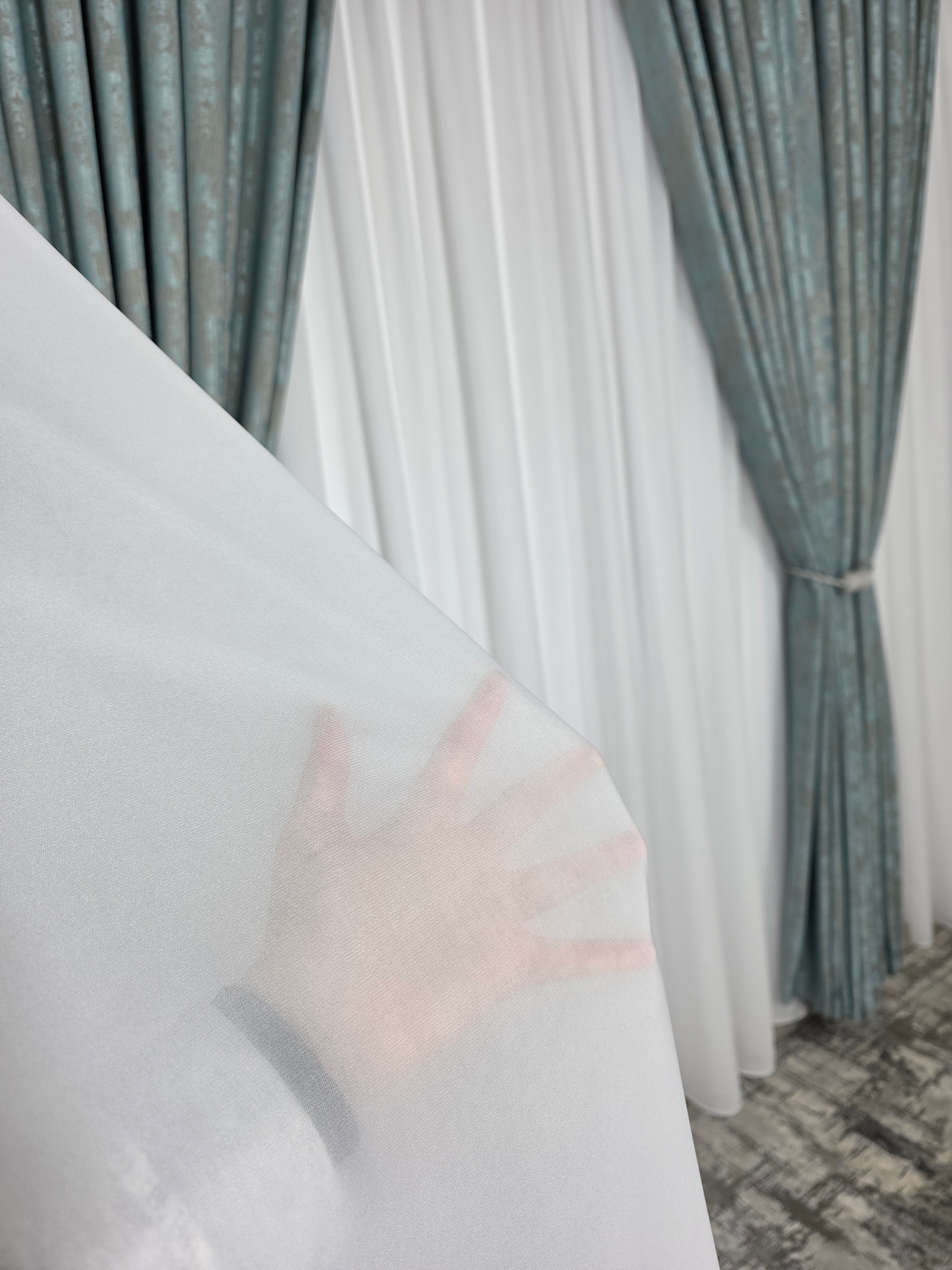 Colectia Decorativa: Perdea Alba Simpla si Draperie Tip Vopsea-Turcoaz Deschis