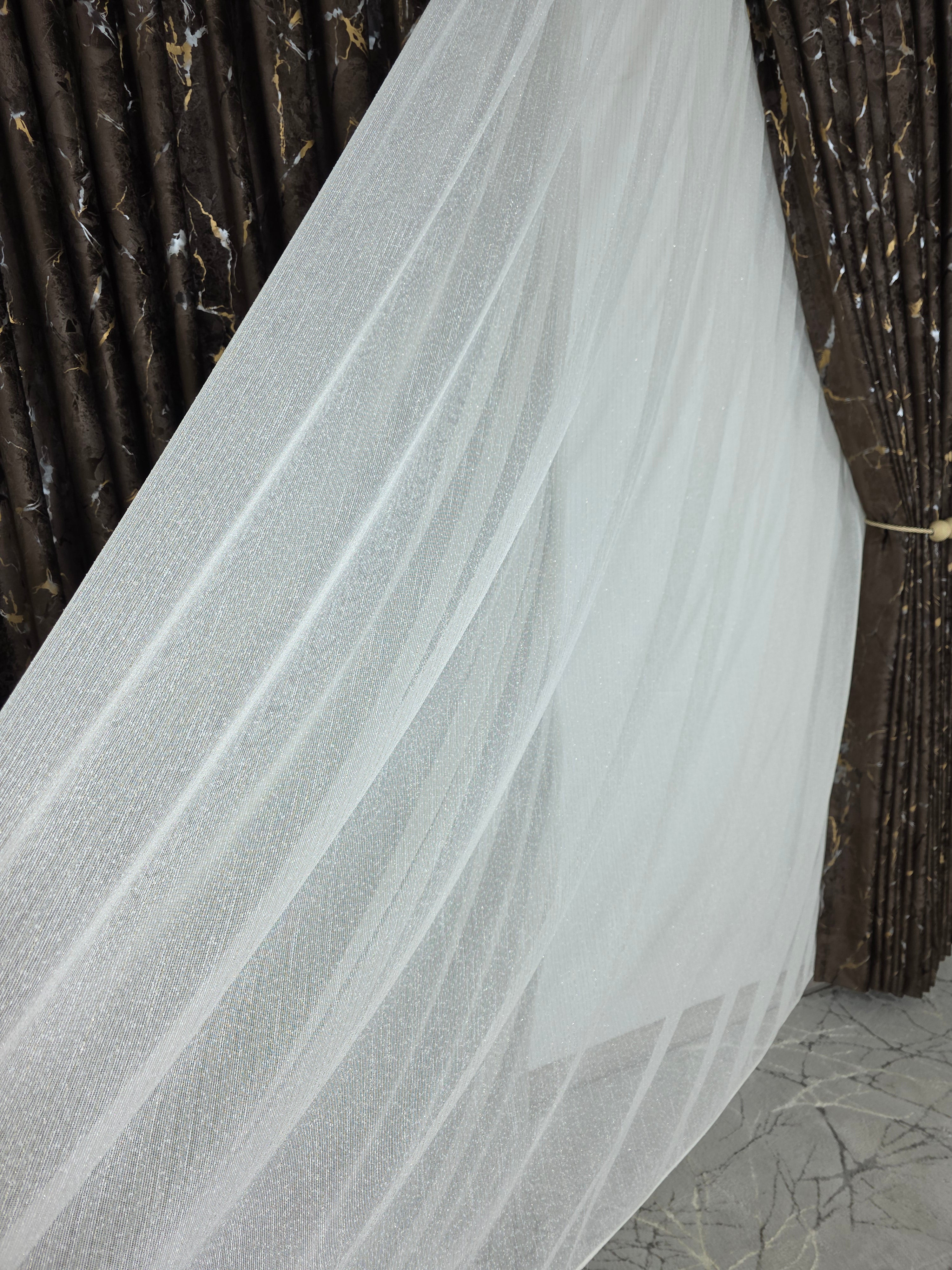 Colectia Majestic: Perdea Crem Din Borangic Cu Sidef Auriu Si Draperie Catifea Maro Cu Insertii