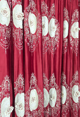 Draperie Catifea Rosie cu Broderie 3D Eleganta Blackout 80-95% pentru Living si Dormitor cu Accente Rosu si Mobilier Neutru, Confectionata la Comanda Casablanca Magazin