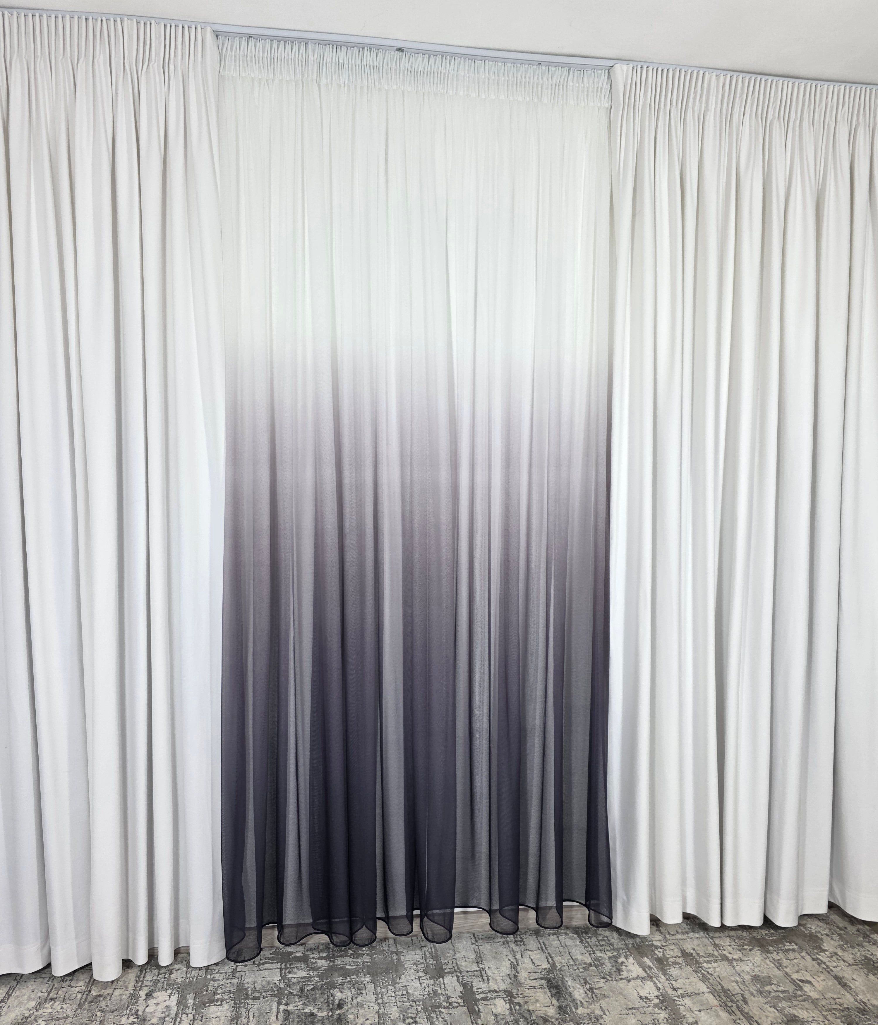 Set Luna: perdea bamboo degrade gri mov si draperie catifea alba