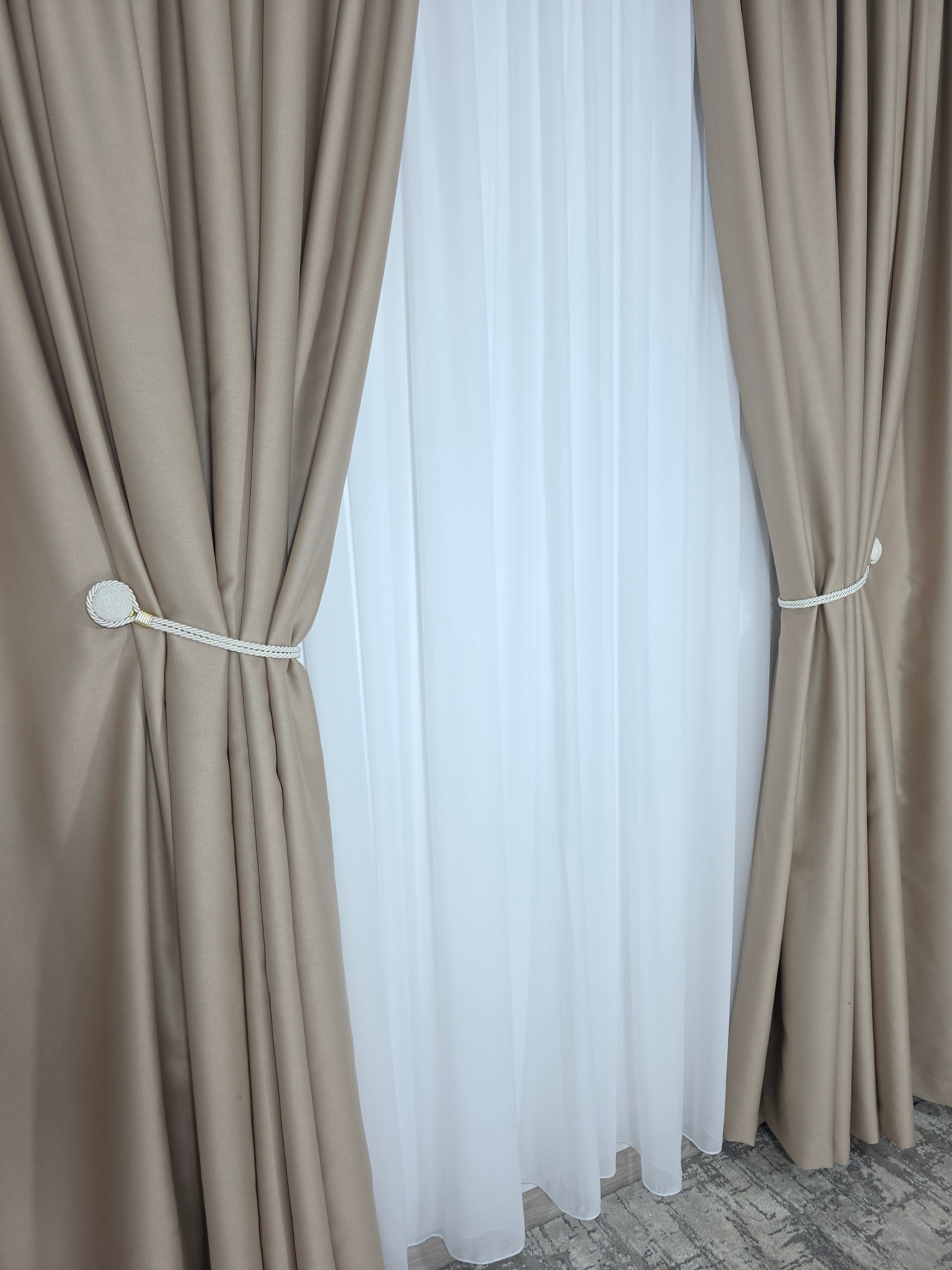 Colectia Hotel: Perdea Voal Alb si Draperii Blackout 90%-Crem Roze