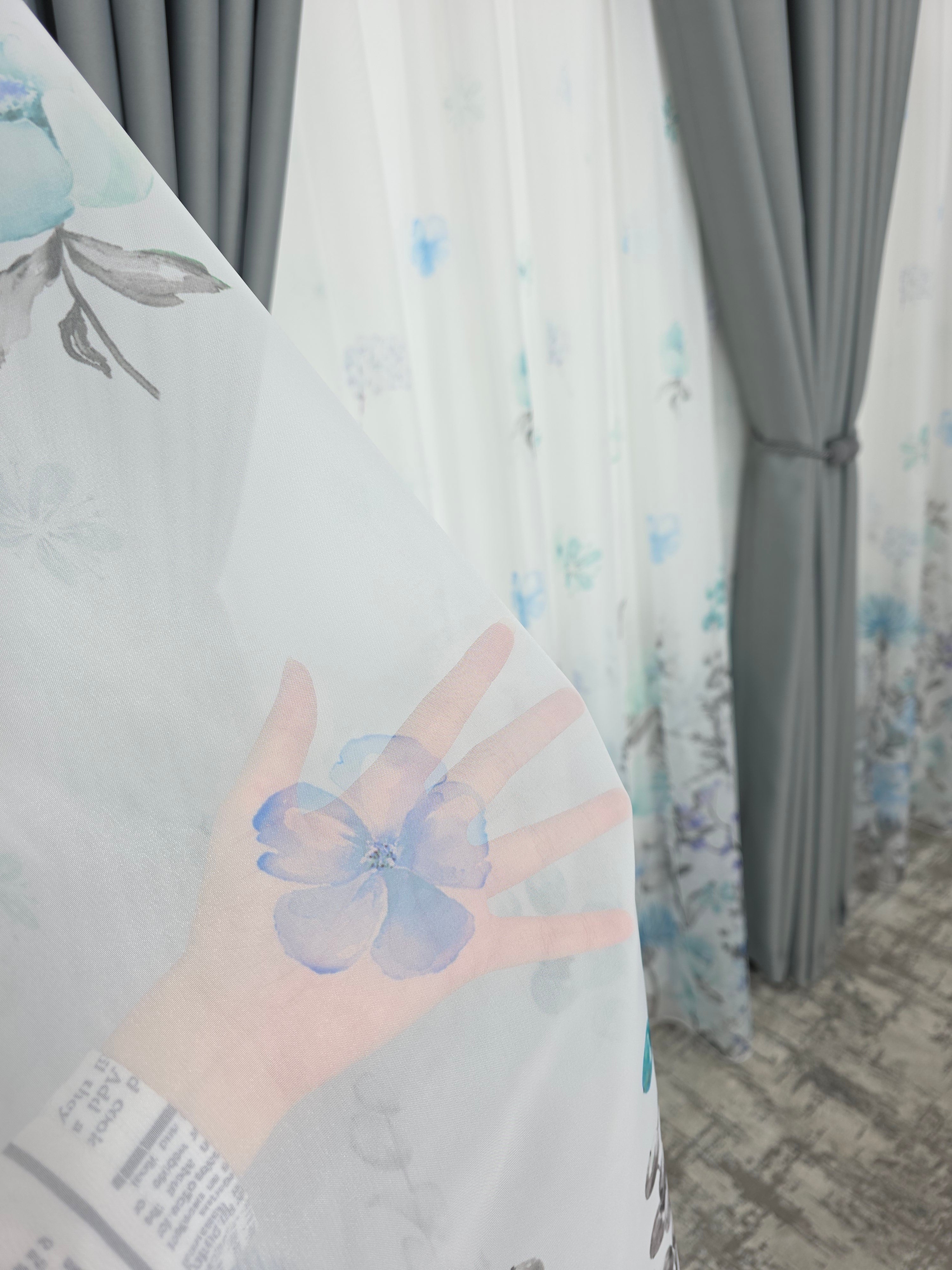 Set Argint Nordic: Perdea Din Voal Cu Model Floral Si Draperie Gri Blackout 90%