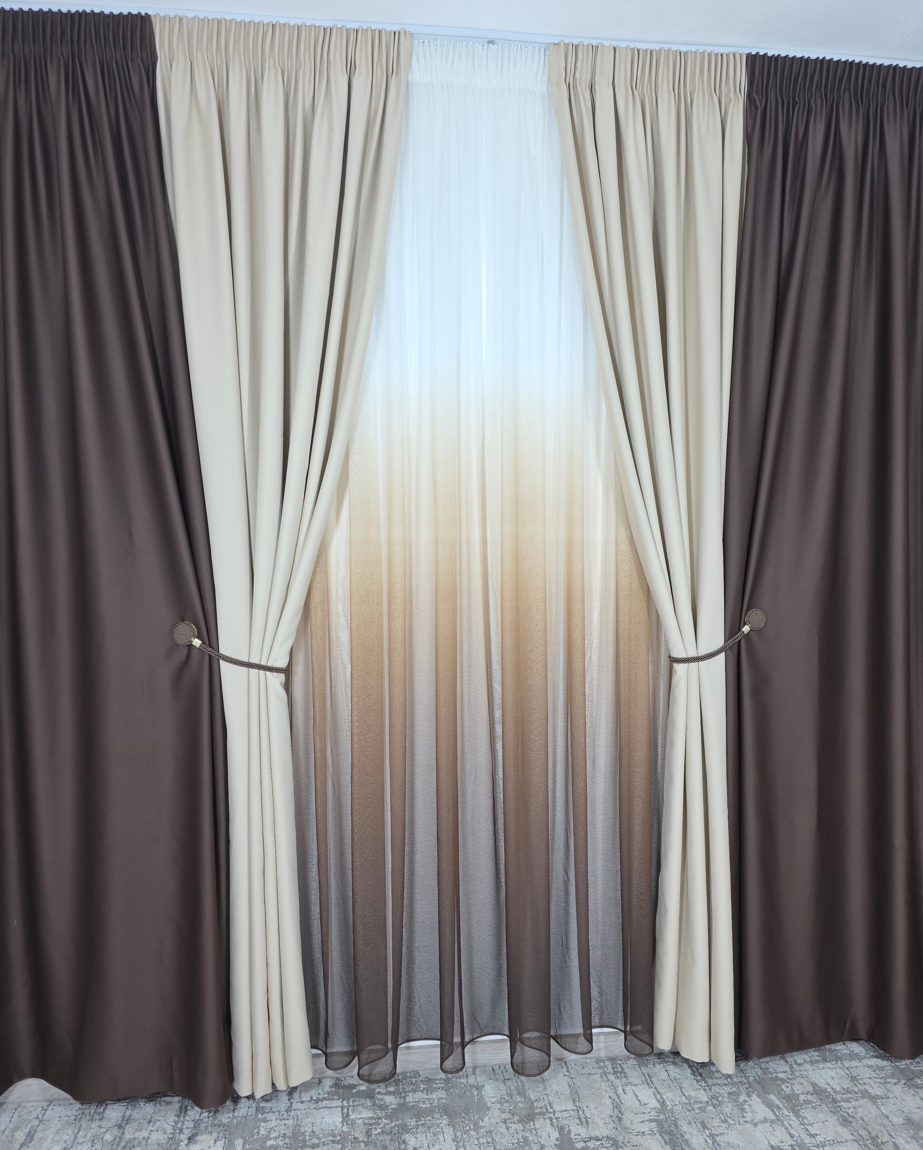 Set Leo: perdea bamboo in degrade maro si draperie blackout in doua culori crem-maro