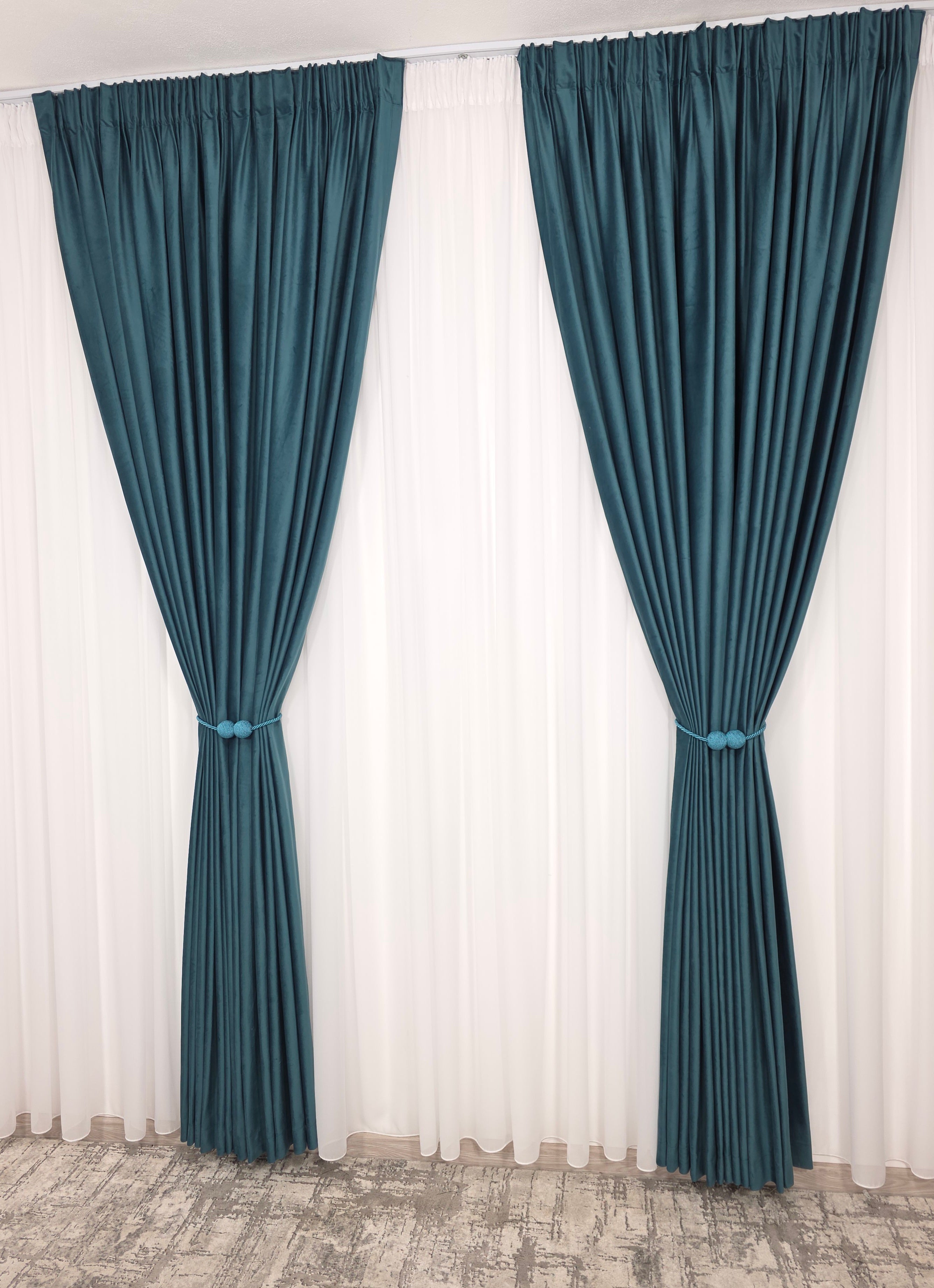 Set Amalfi: Perdea Voal Premium Si Draperie Catifea Verde-Turcoaz