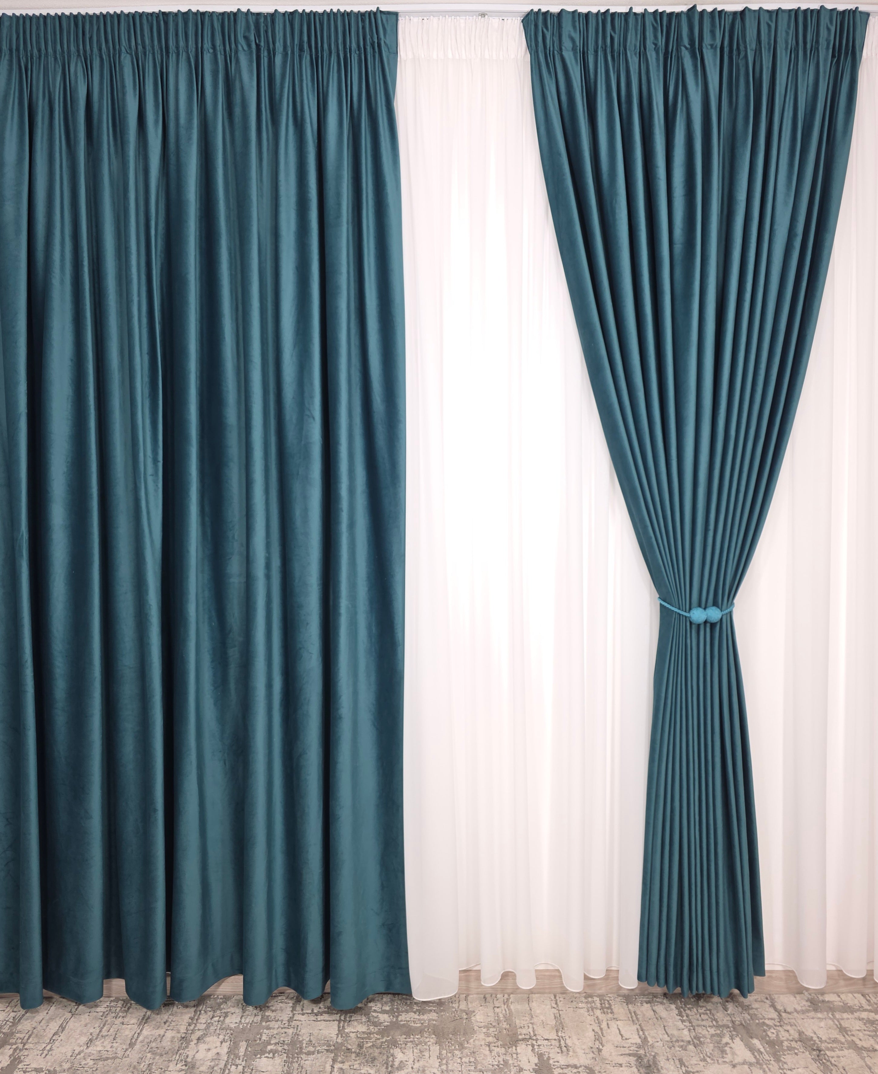 Set Amalfi: Perdea Voal Premium Si Draperie Catifea Verde-Turcoaz