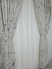 Colectia Majestic: Perdea Crem Din Borangic Cu Sidef Auriu Si Draperie Catifea Bej Cu Insertii