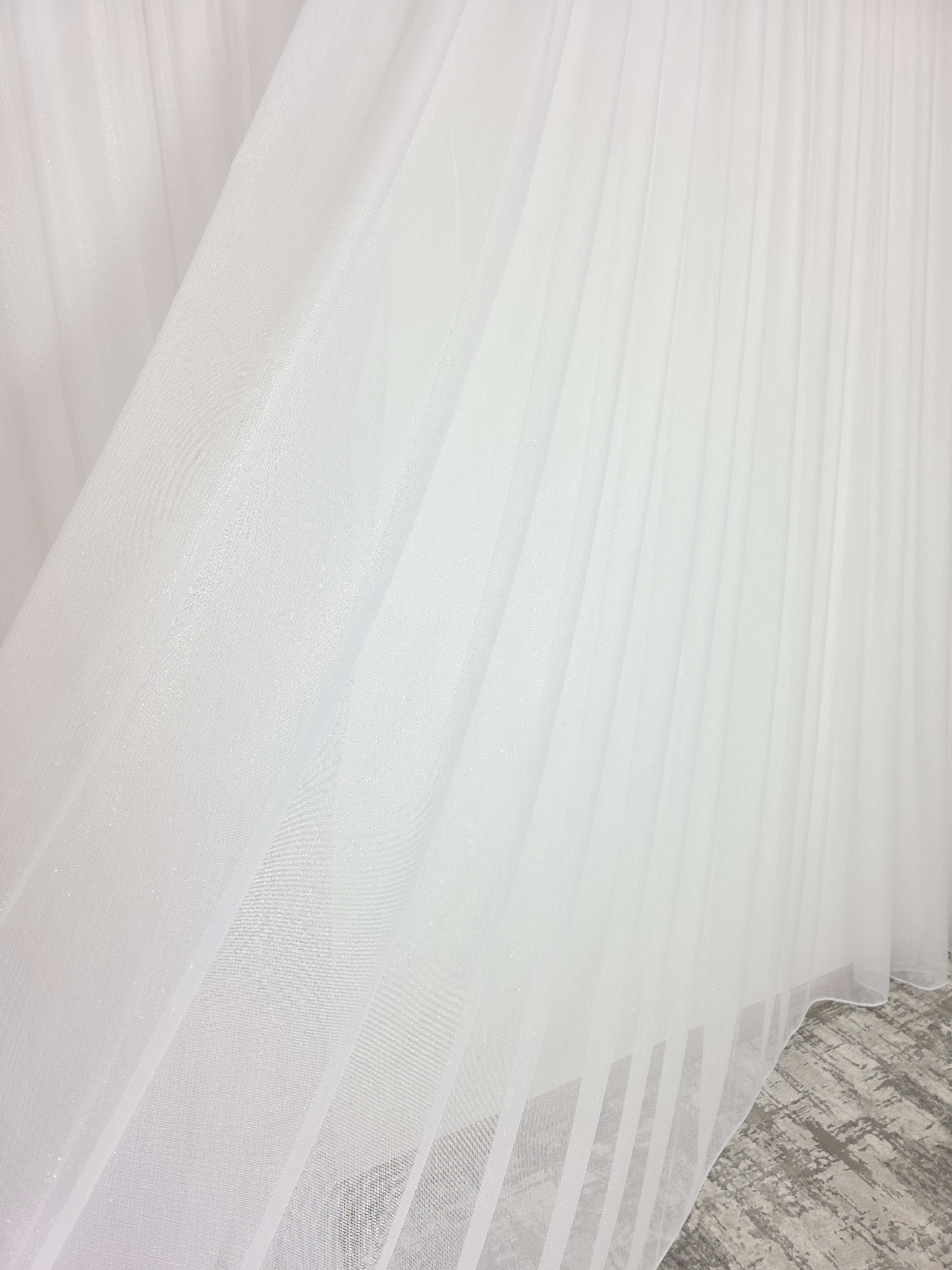 Set Anda: Perdea Alba Cu Sidef Si Draperie Catifea Ciocolata Calda Blackout 90%