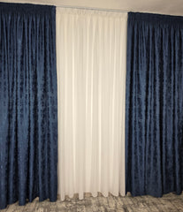 Colectia Decorativa: Perdea Ivoire Simpla si Draperie Tip Vopsea-Albastru Inchis