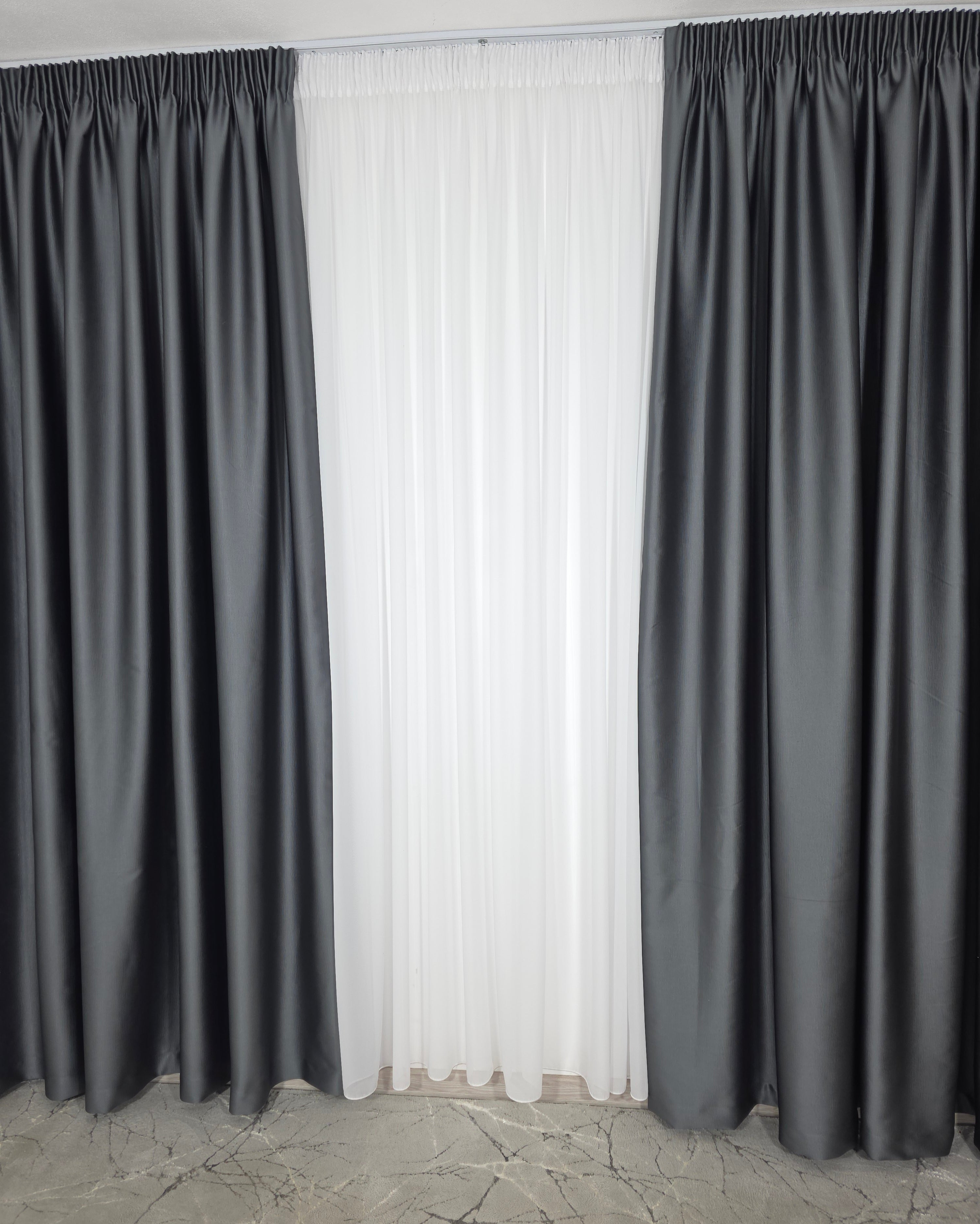 Colectia Noapte-Zi: Perdea voal alb premium si Draperie Paris blackout 100% opaca pe culoarea gri inchis