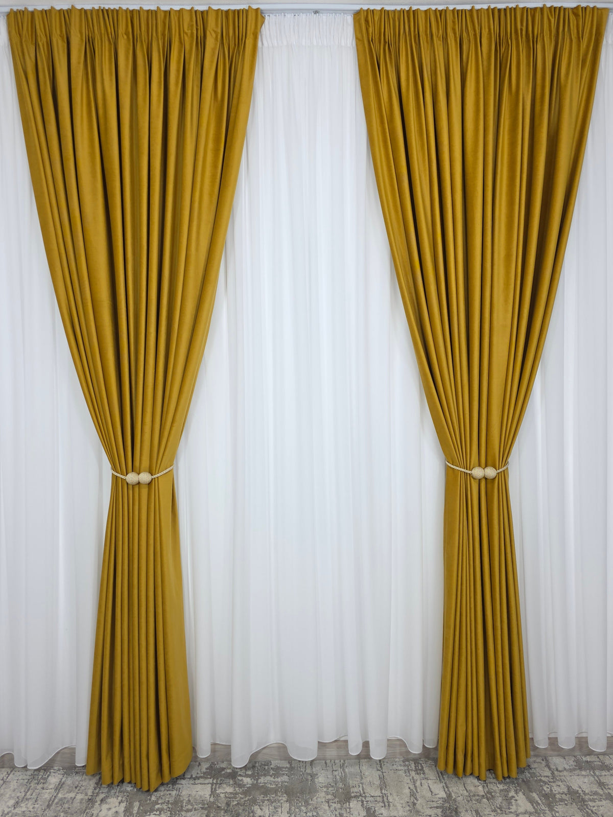 Set Ligia: Perdea Voal Premium Si Draperie Catifea Galben Mustar