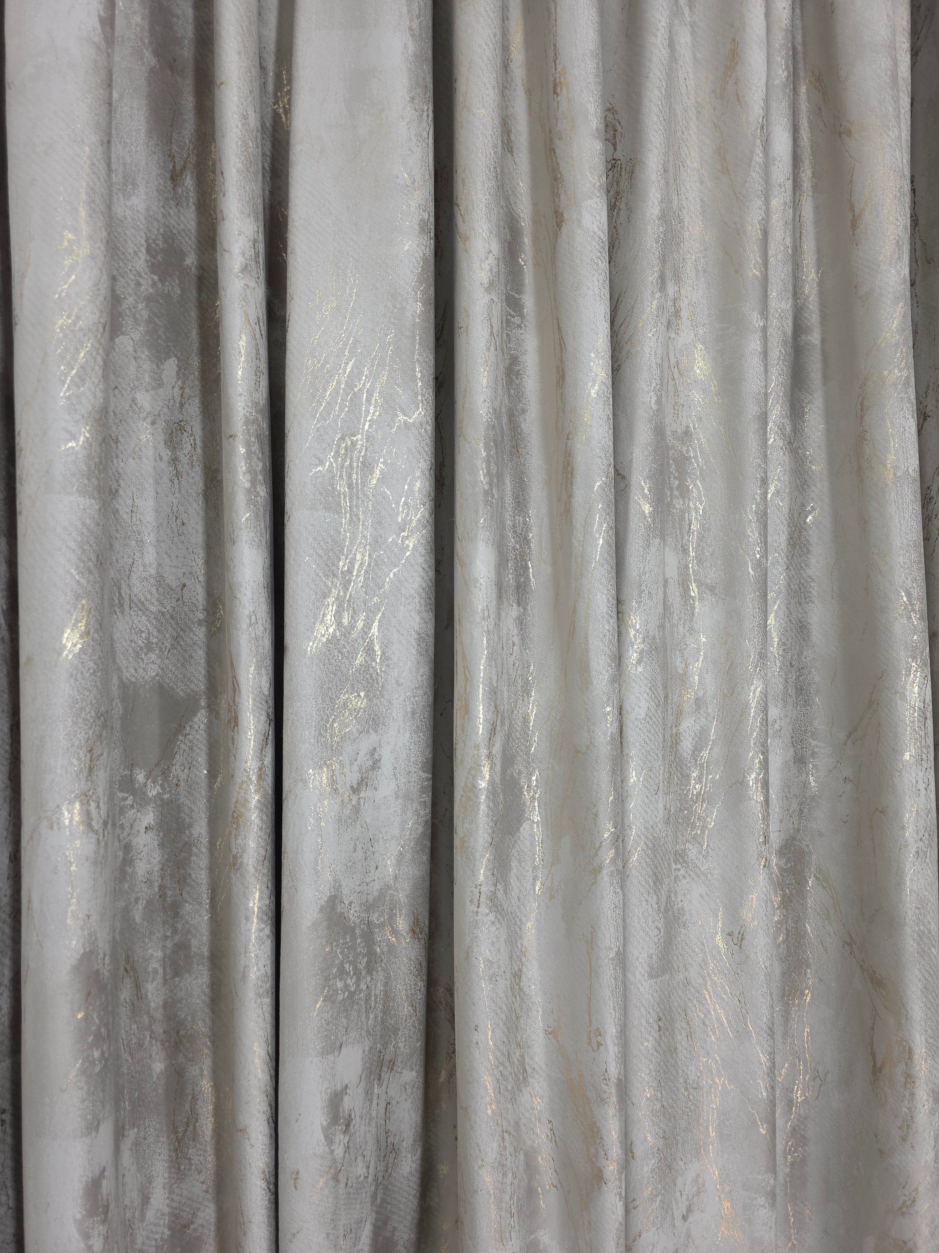 Colectia Venetia: perdea din matase cu insertii aurii varianta 3 si draperie din catifea cu insertii aurii - Grej