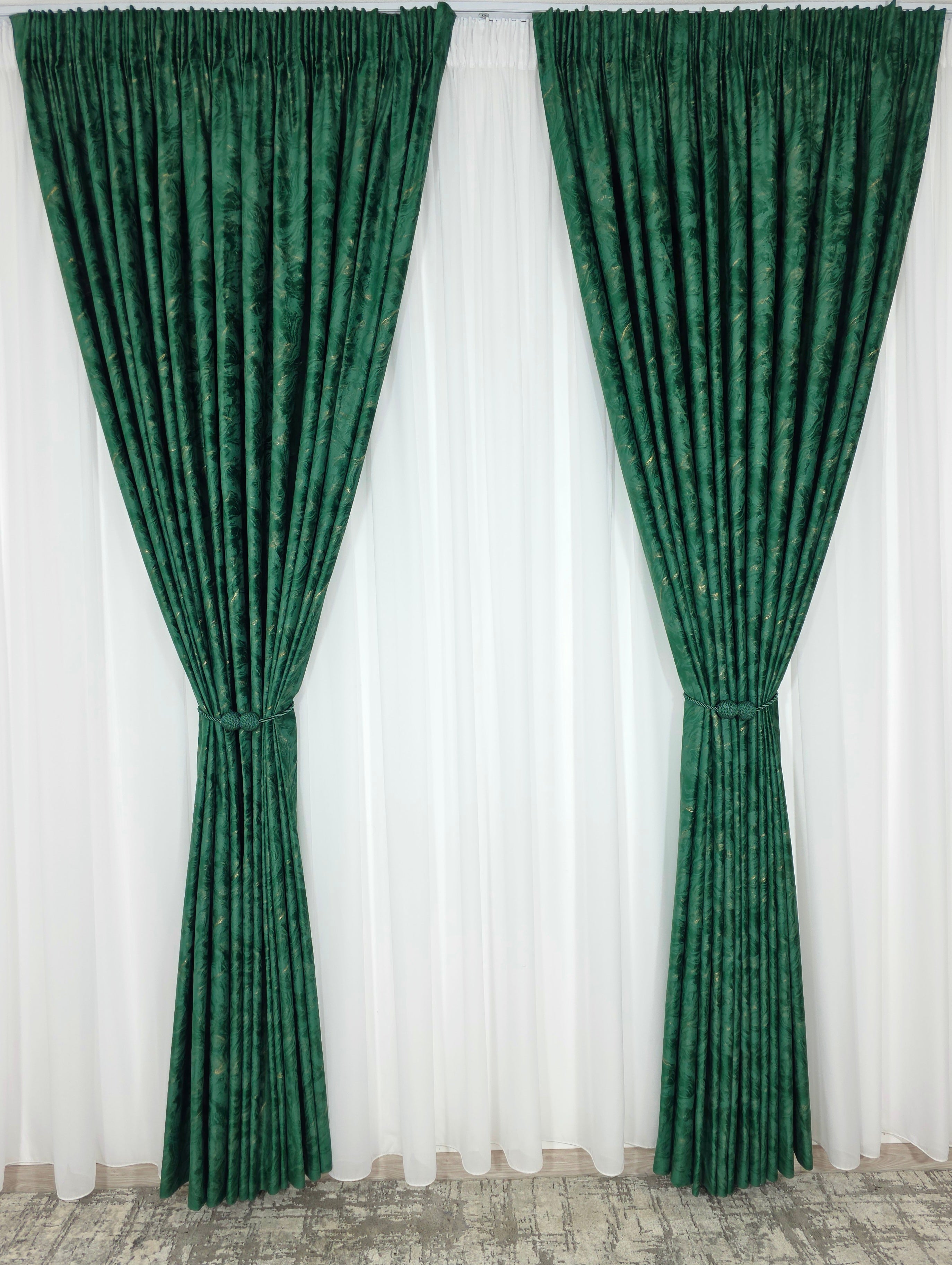 Colectia Dubai Varianta Verde Smarald: Perdea Voal Premium Si Draperie Catifea Cu Insertii