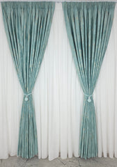 Colectia Venetia: perdea din matase cu insertii aurii varianta 3 si draperie din catifea cu insertii aurii - Verde Menta