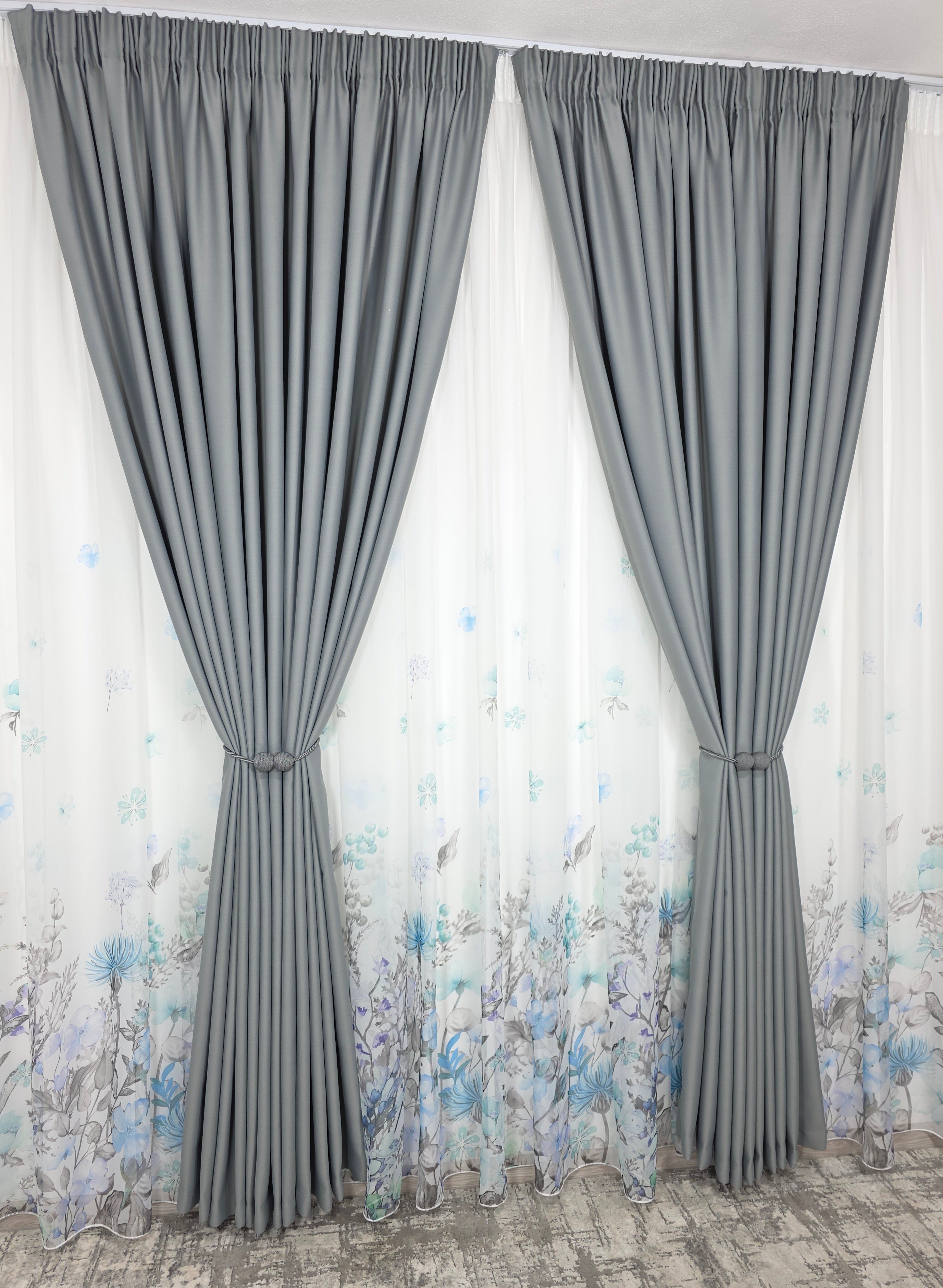 Set Argint Nordic: Perdea Din Voal Cu Model Floral Si Draperie Gri Blackout 90%