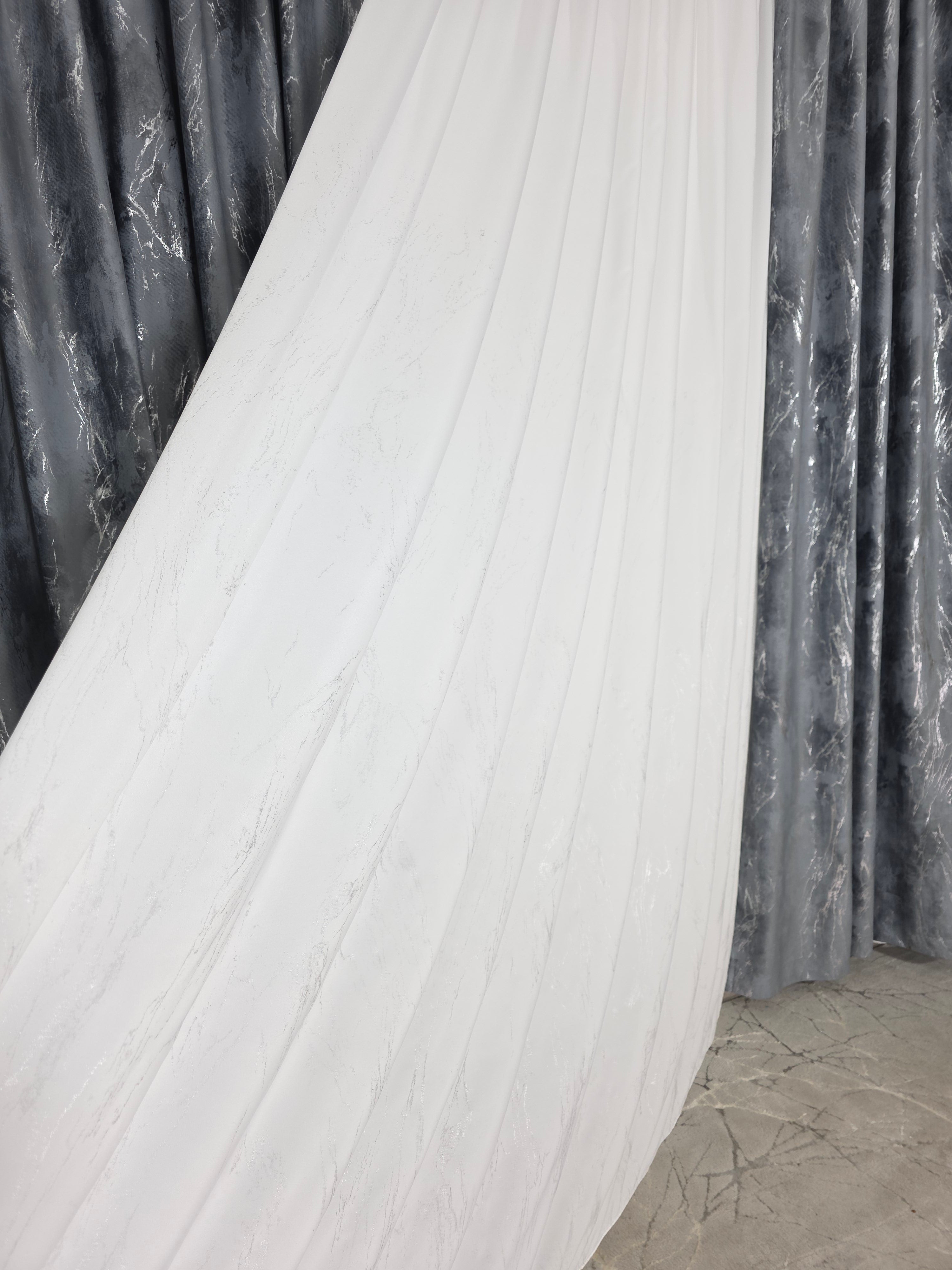 Colectia Venetia: perdea din matase cu insertii argintii varianta 3 si draperie din catifea cu insertii argintii - Gri inchis