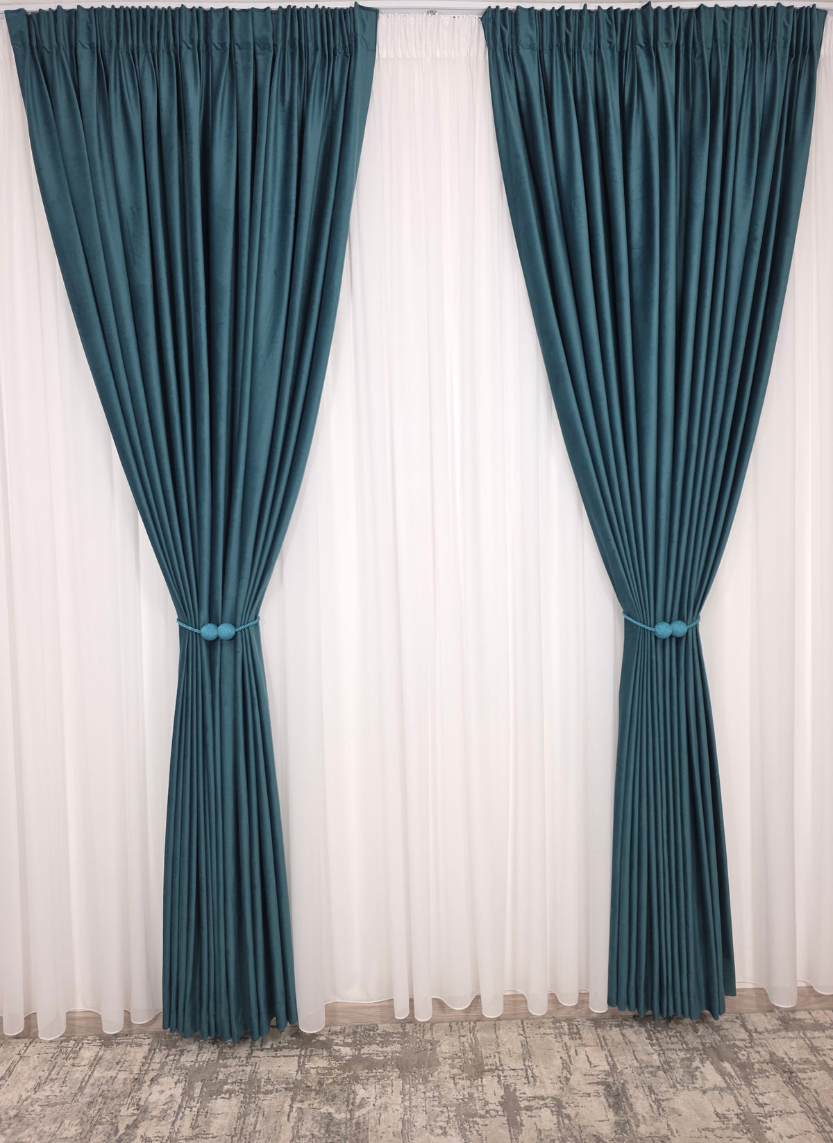 Set Amalfi: Perdea Voal Premium Si Draperie Catifea Verde-Turcoaz