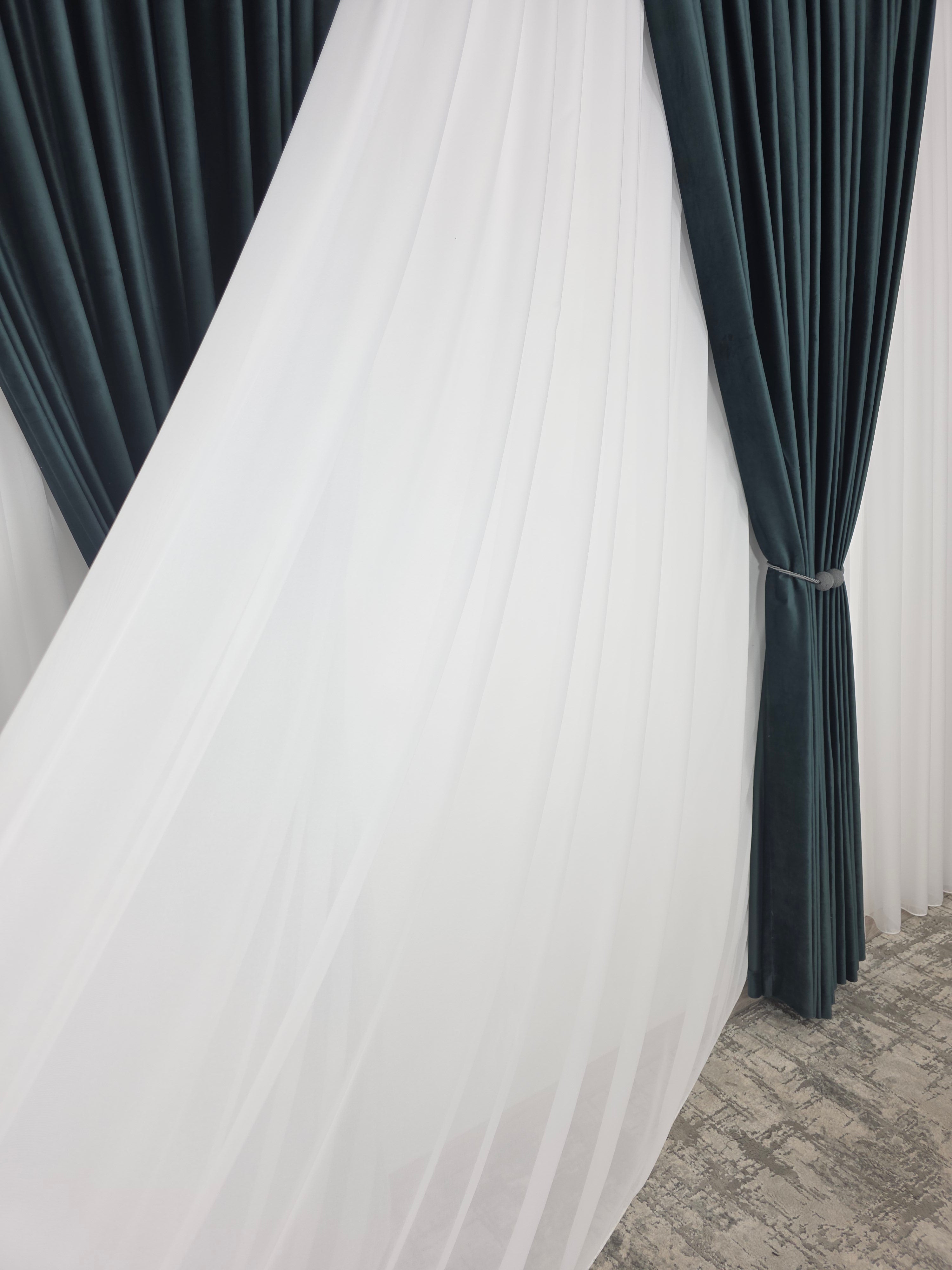 Set Como: Perdea Voal Premium Si Draperie Catifea Verde Onix