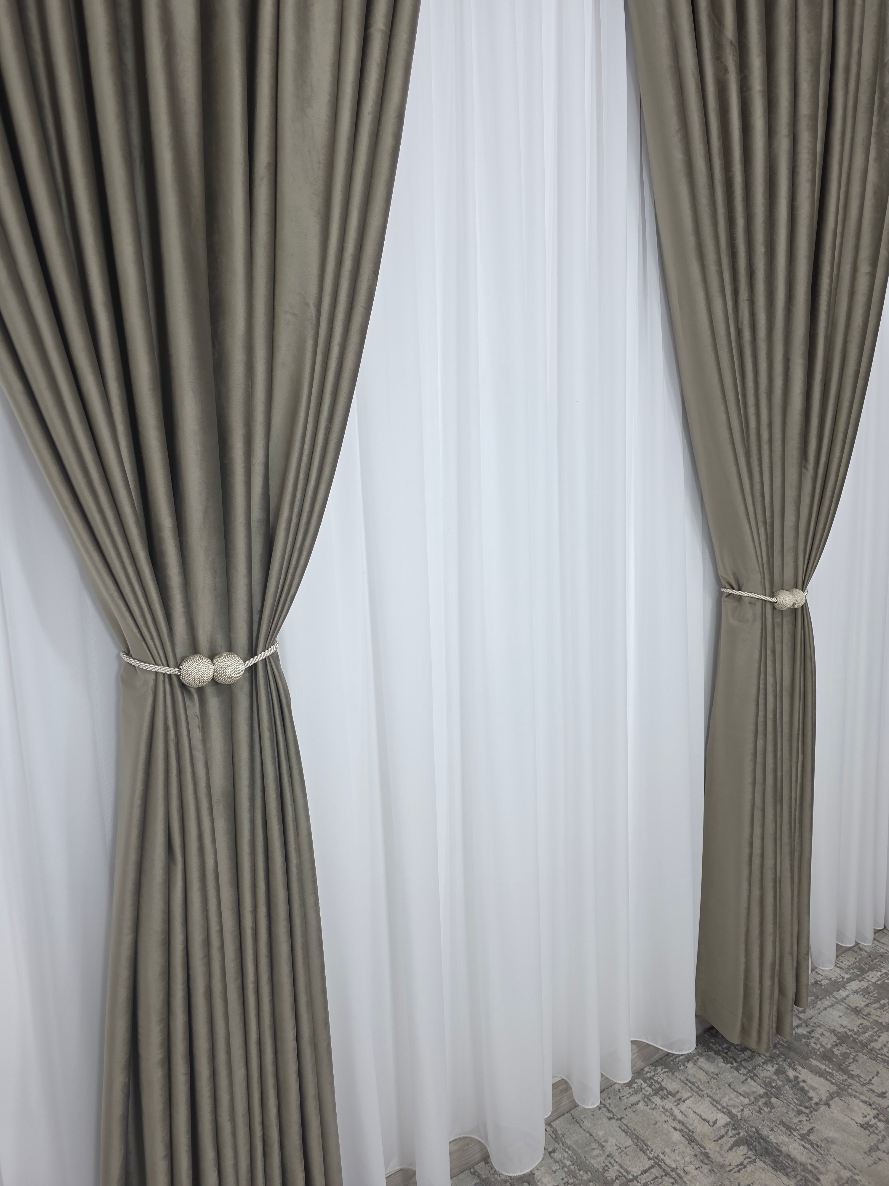Set Turta Dulce: Perdea Voal Premium Si Draperie Catifea Cafea Cu Lapte