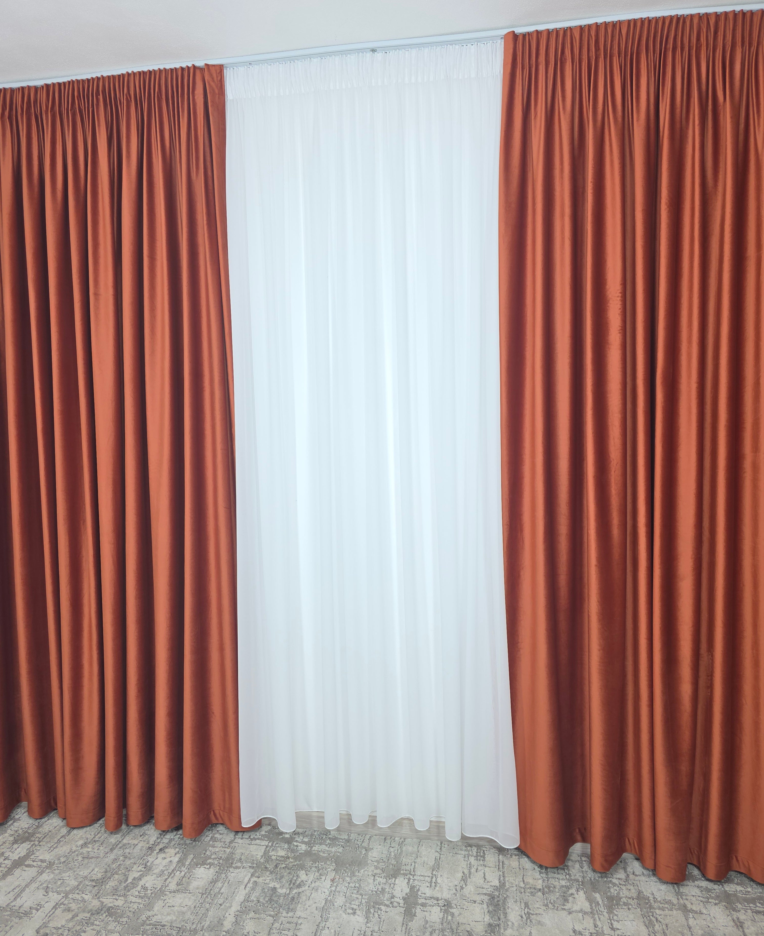 Set Ruginiu de Mai : Perdea Voal Premium Si Draperie Catifea Caramiziu