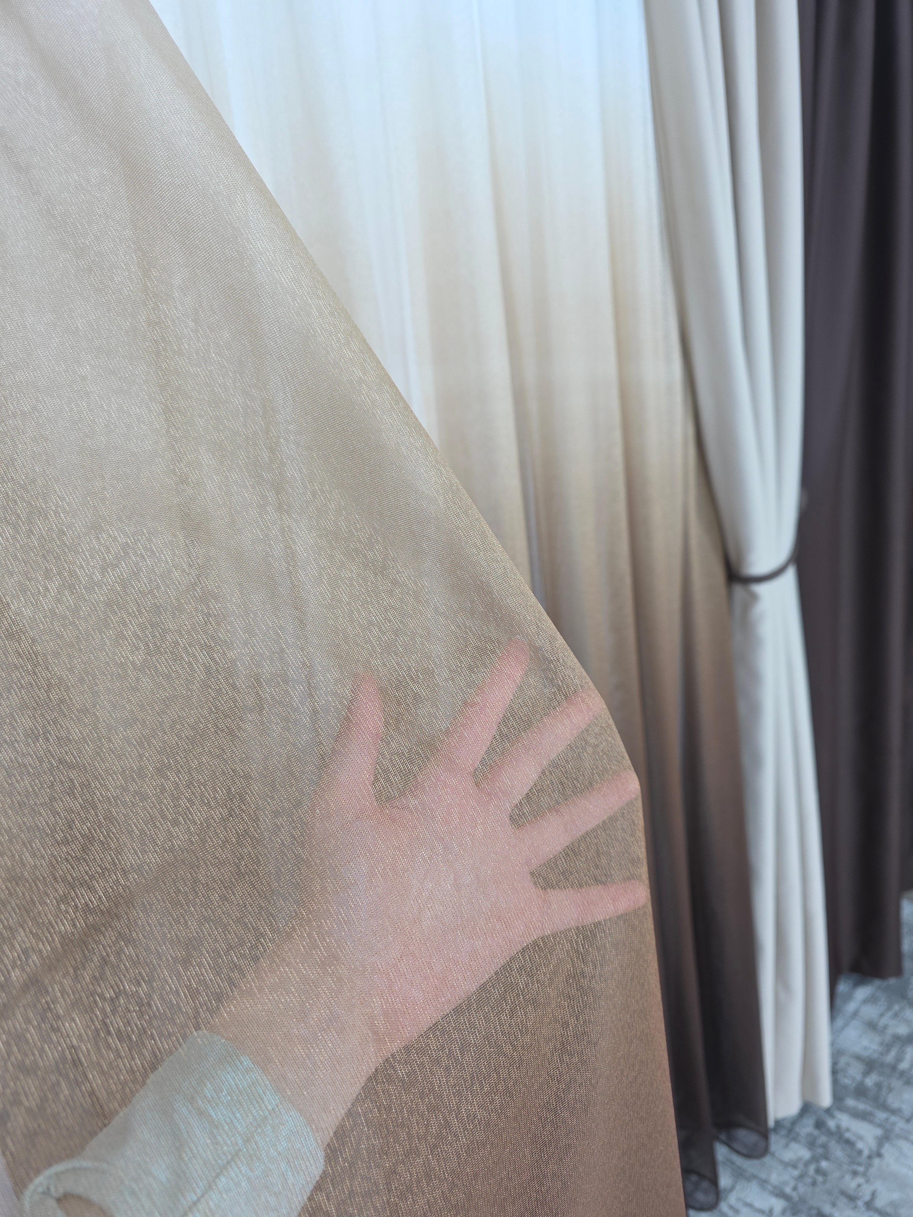 Set Leo: perdea bamboo in degrade maro si draperie blackout in doua culori crem-maro