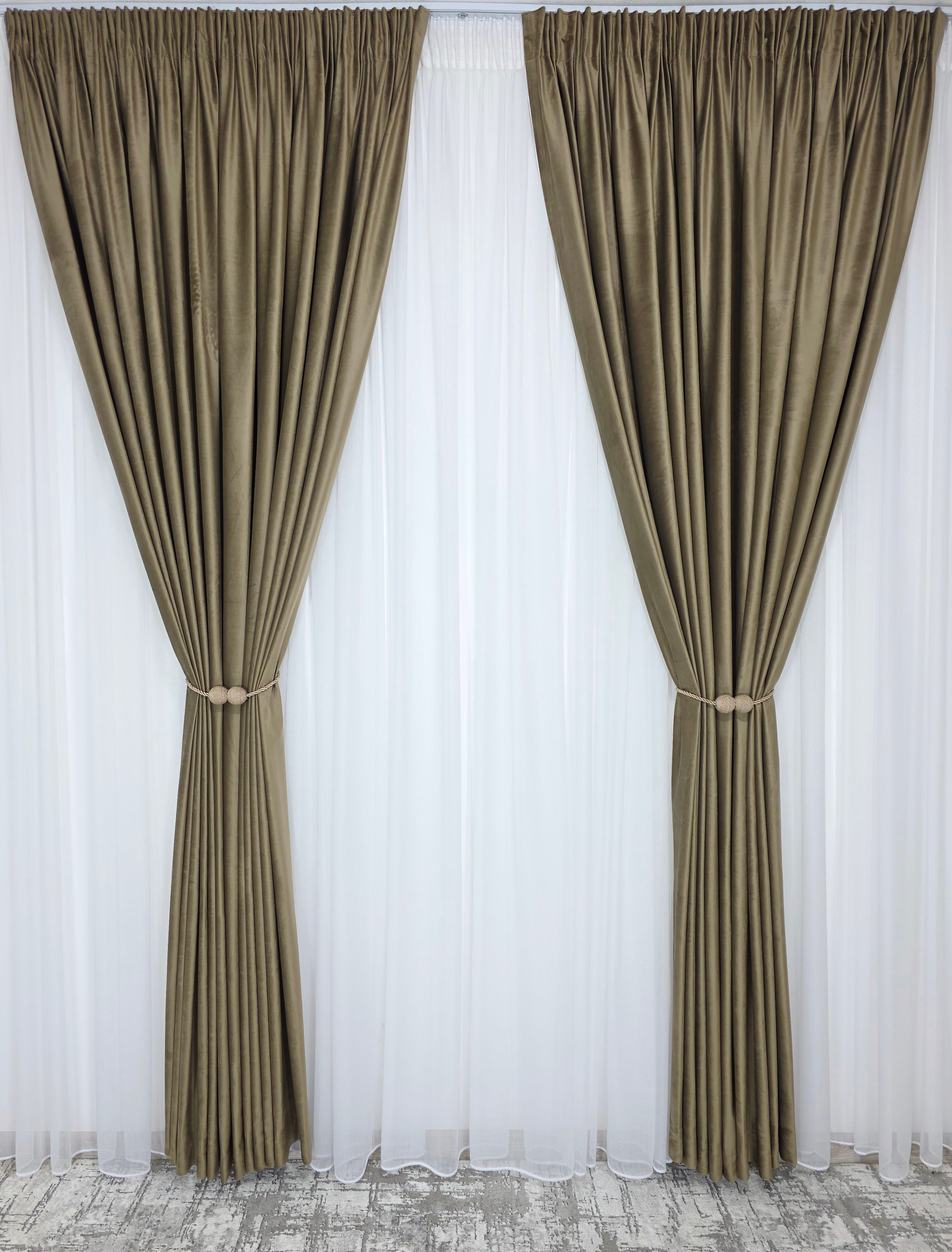 Set Anda: Perdea Alba Cu Sidef Si Draperie Catifea Ciocolata Calda Blackout 90%