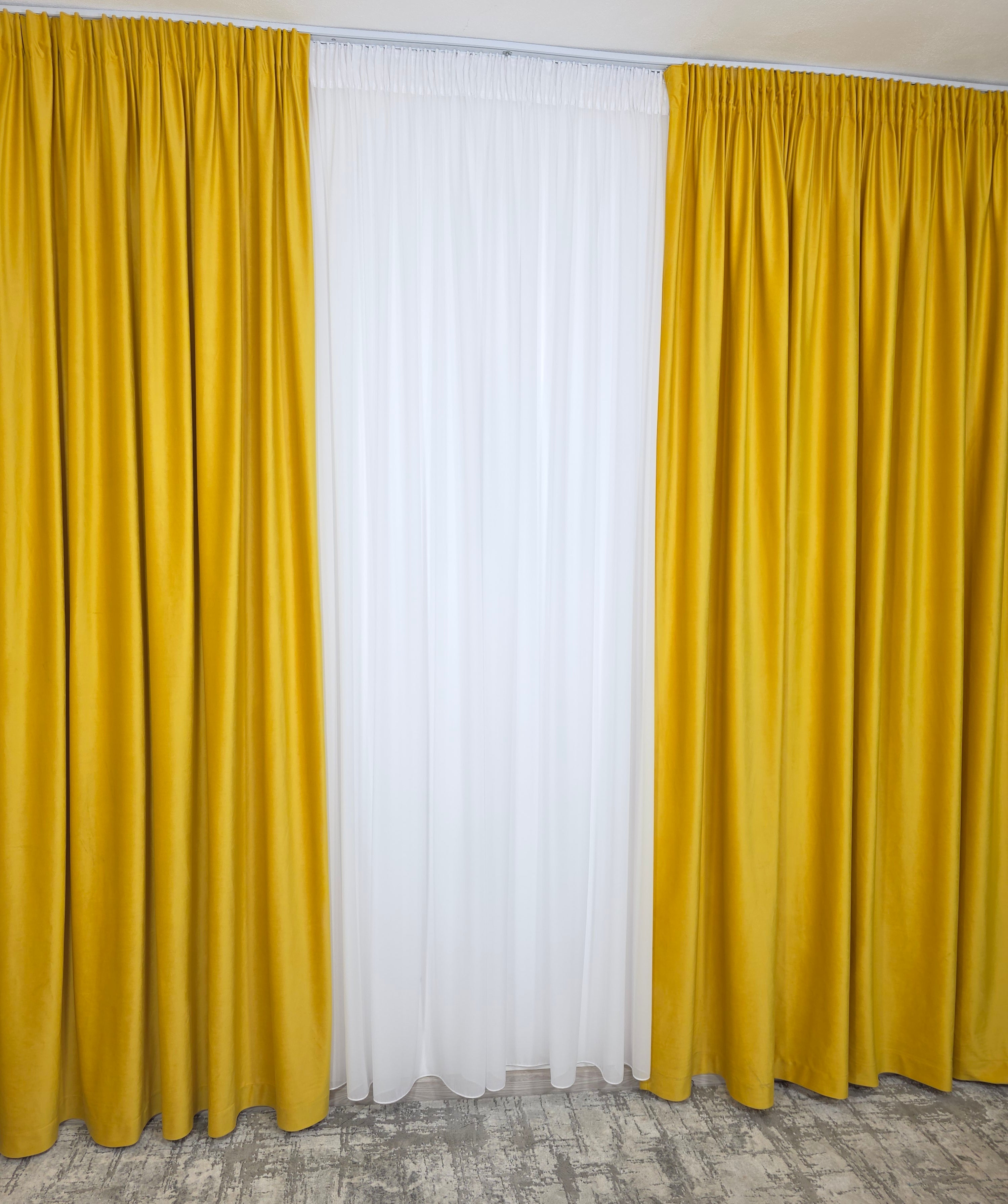 Set Renata: Perdea Voal Premium Si Draperie Catifea Galben