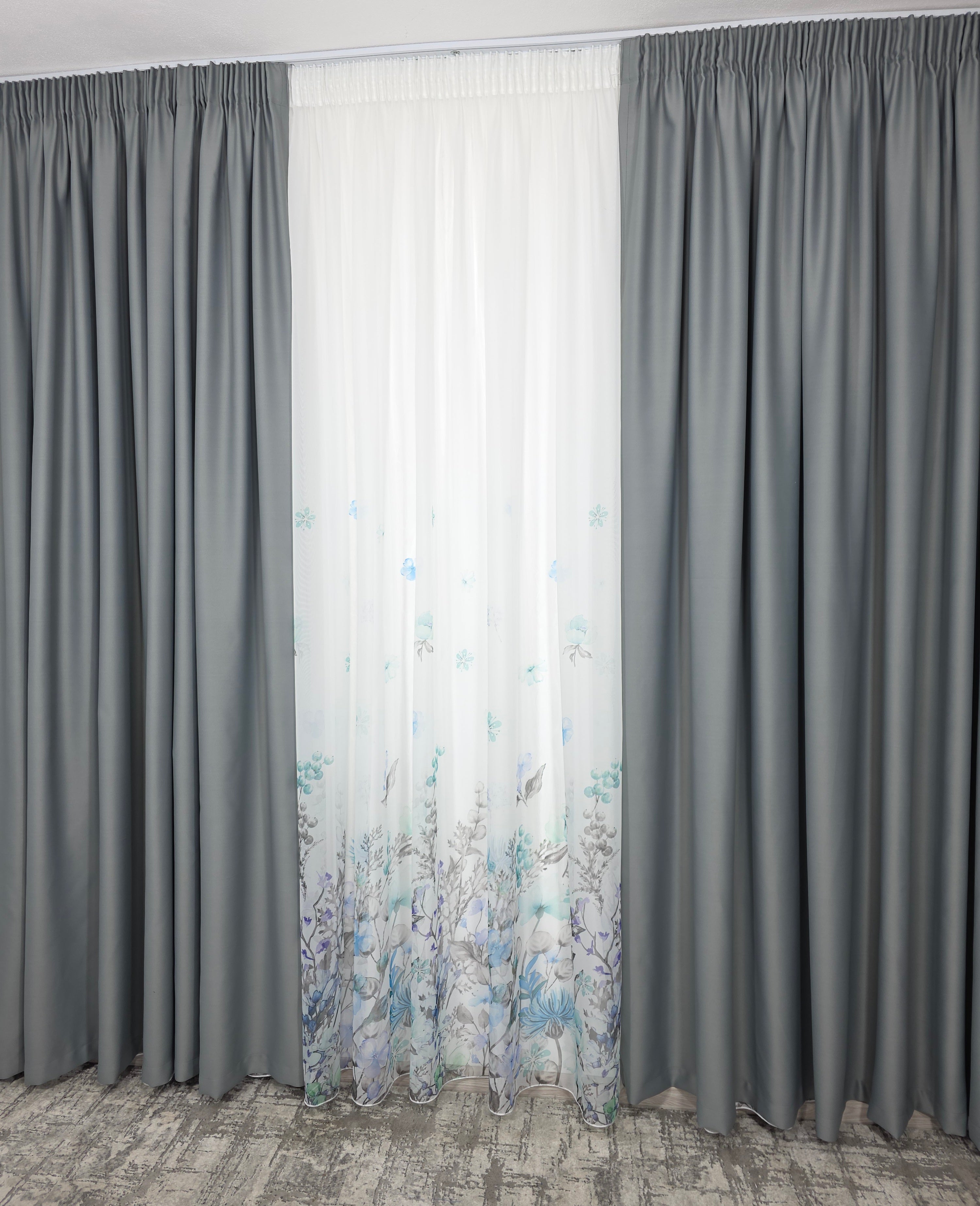 Set Argint Nordic: Perdea Din Voal Cu Model Floral Si Draperie Gri Blackout 90%