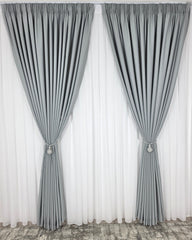 Colectia Blackout: Perdea Matase Alba Si Draperie Gri Deschis Blackout 80%