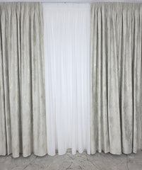 Colectia Venetia: perdea din matase cu insertii aurii varianta 3 si draperie din catifea cu insertii aurii - Ivoire