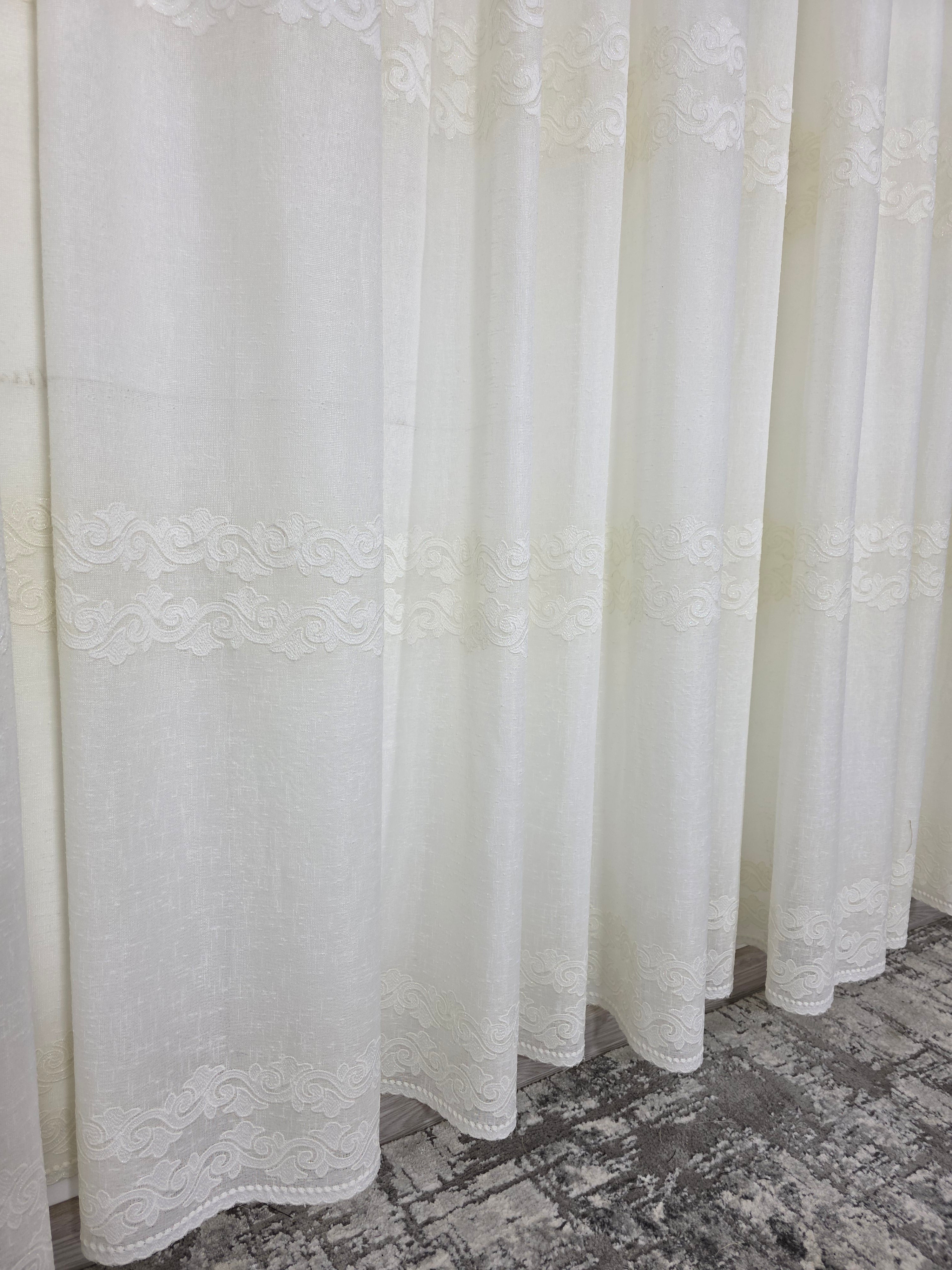 Set Liora: perdea crem din in gros cu broderie si draperie catifea crem-miere