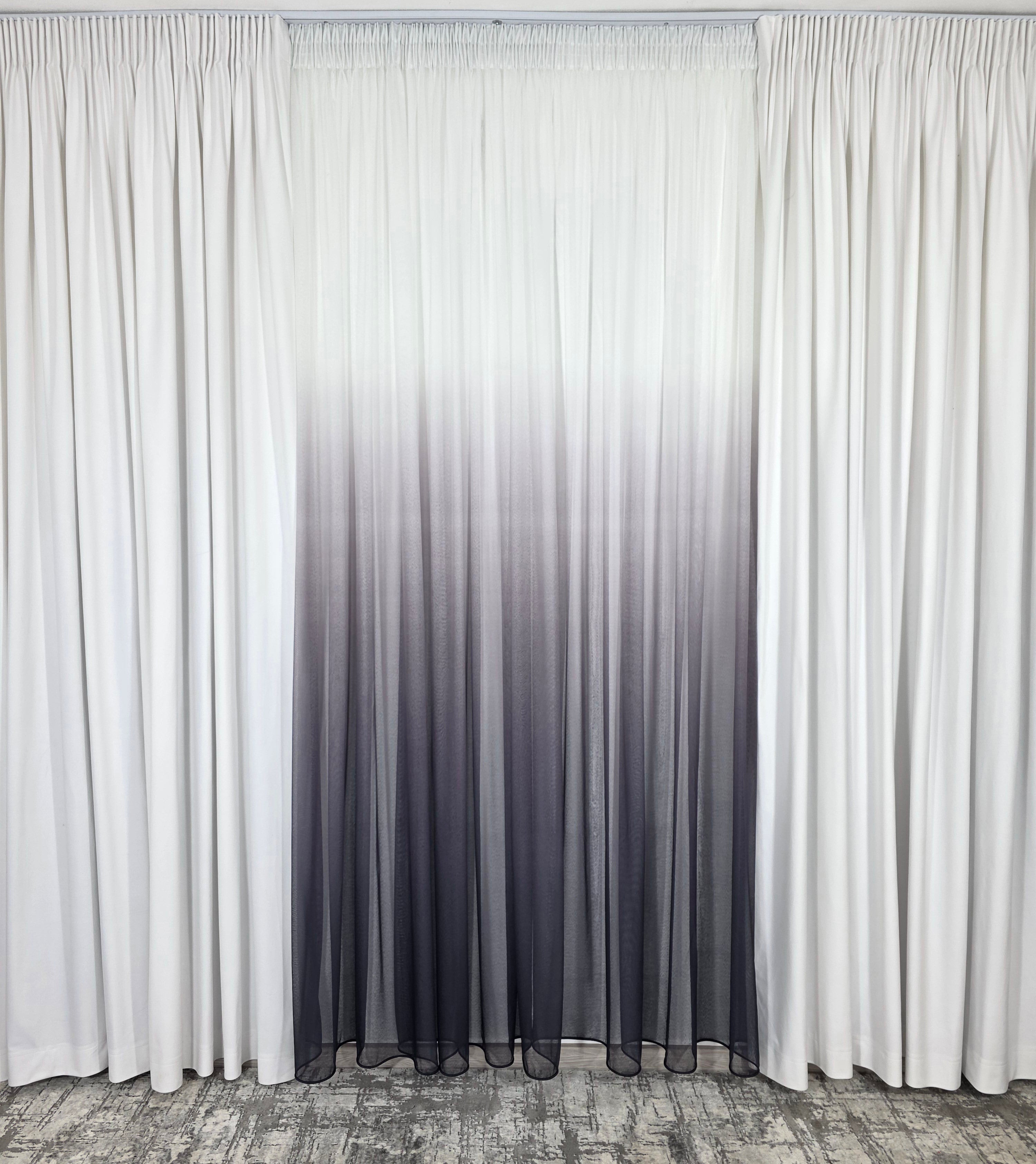 Set Luna: perdea bamboo degrade gri mov si draperie catifea alba
