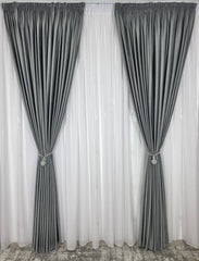 Set Mirabela: perdea alba din in cristal cu forme geometrice si draperie catifea gri deschis