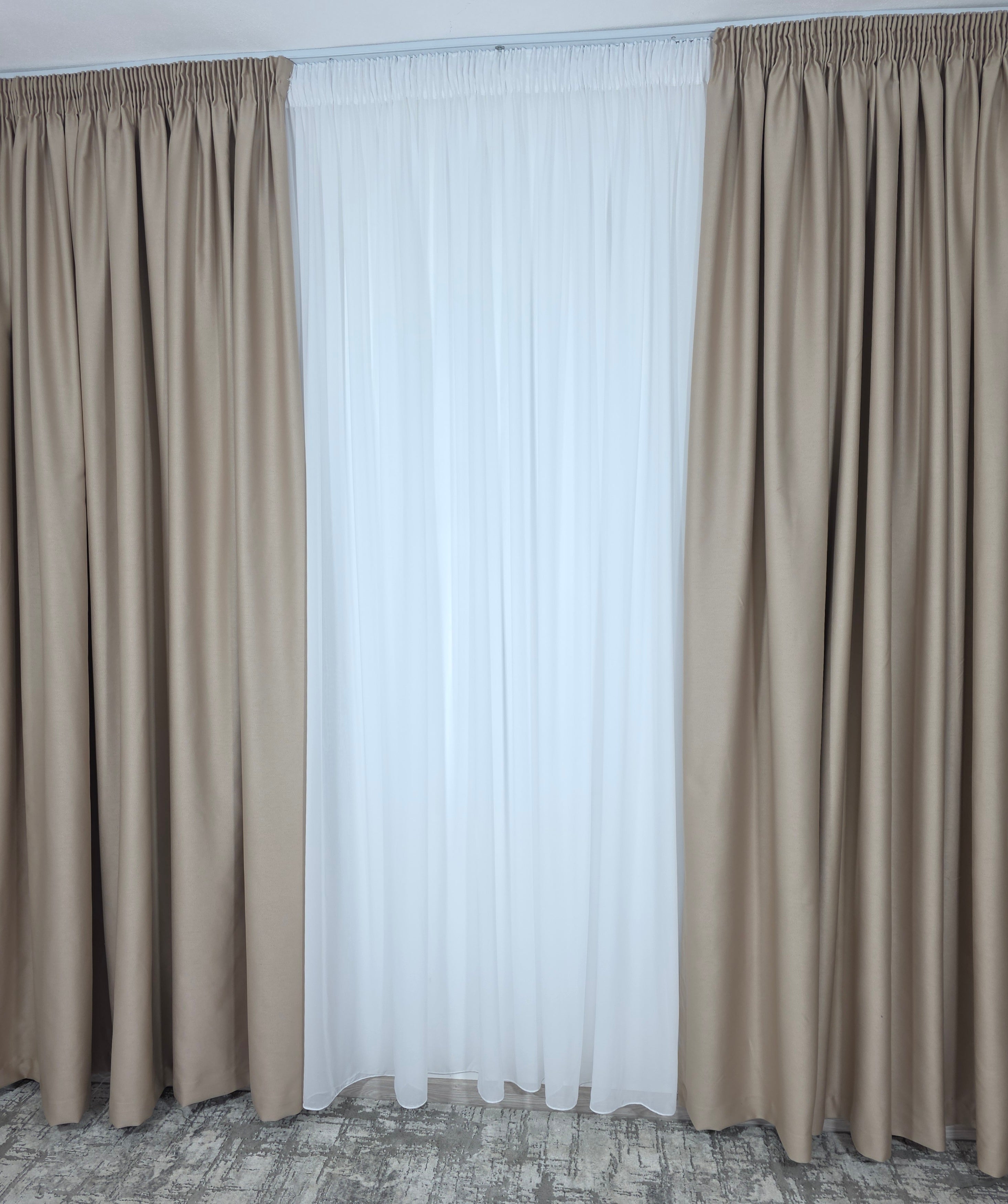 Colectia Hotel: Perdea Voal Alb si Draperii Blackout 90%-Crem Roze