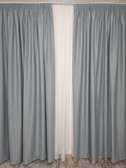 Colectia Blackout Varianta 302 Perdea Alba Voal Premium Jorjet si Draperie Gri Deschis Blackout 70-90% pentru Living si Dormitor in Nuante Alb, Gri si Crem