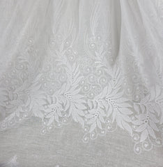 Perdea Jasmin alba din bamboo cu broderie alba