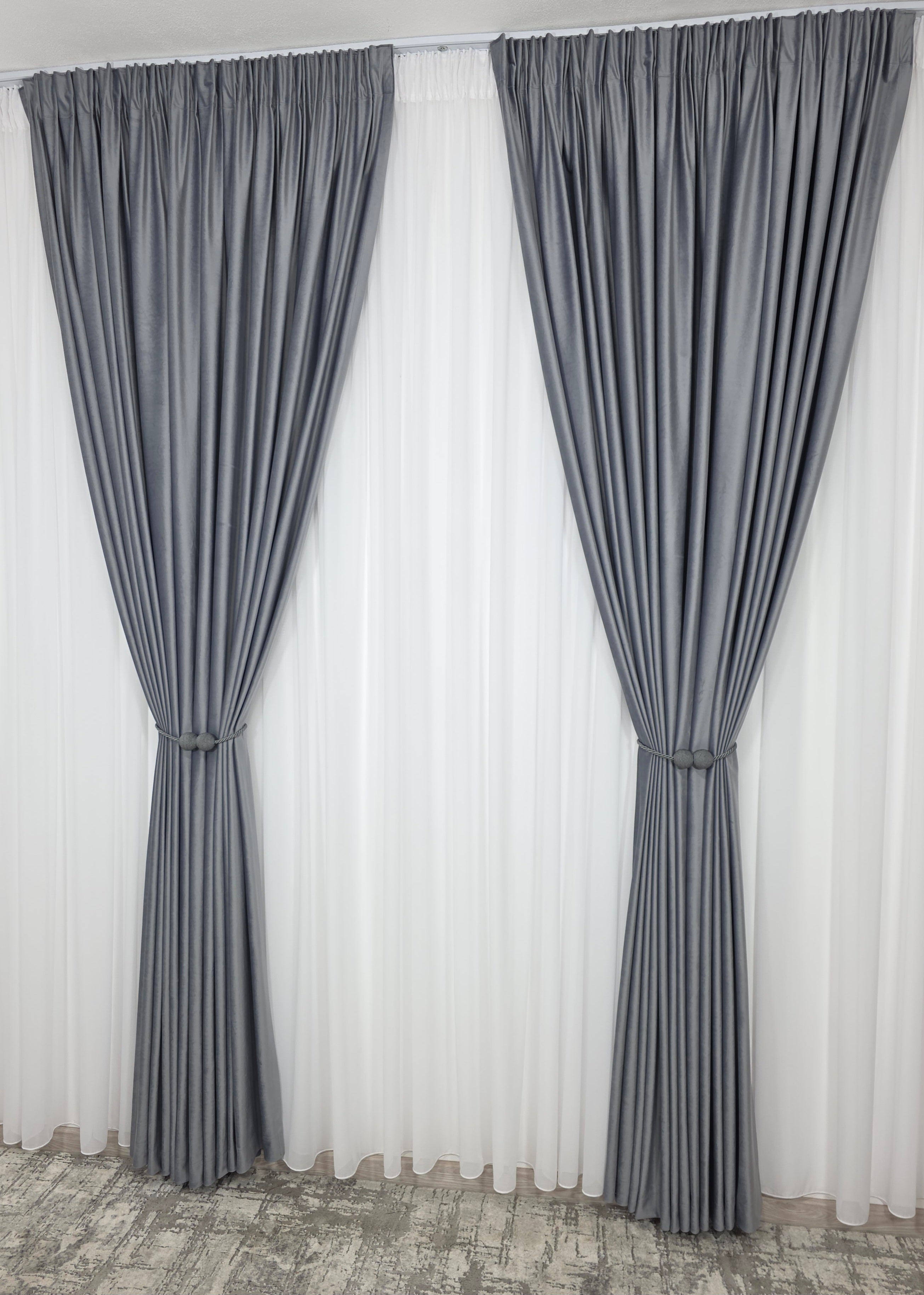 Set Gri Ciment: Perdea Voal Premium Si Draperie Catifea Gri Mediu