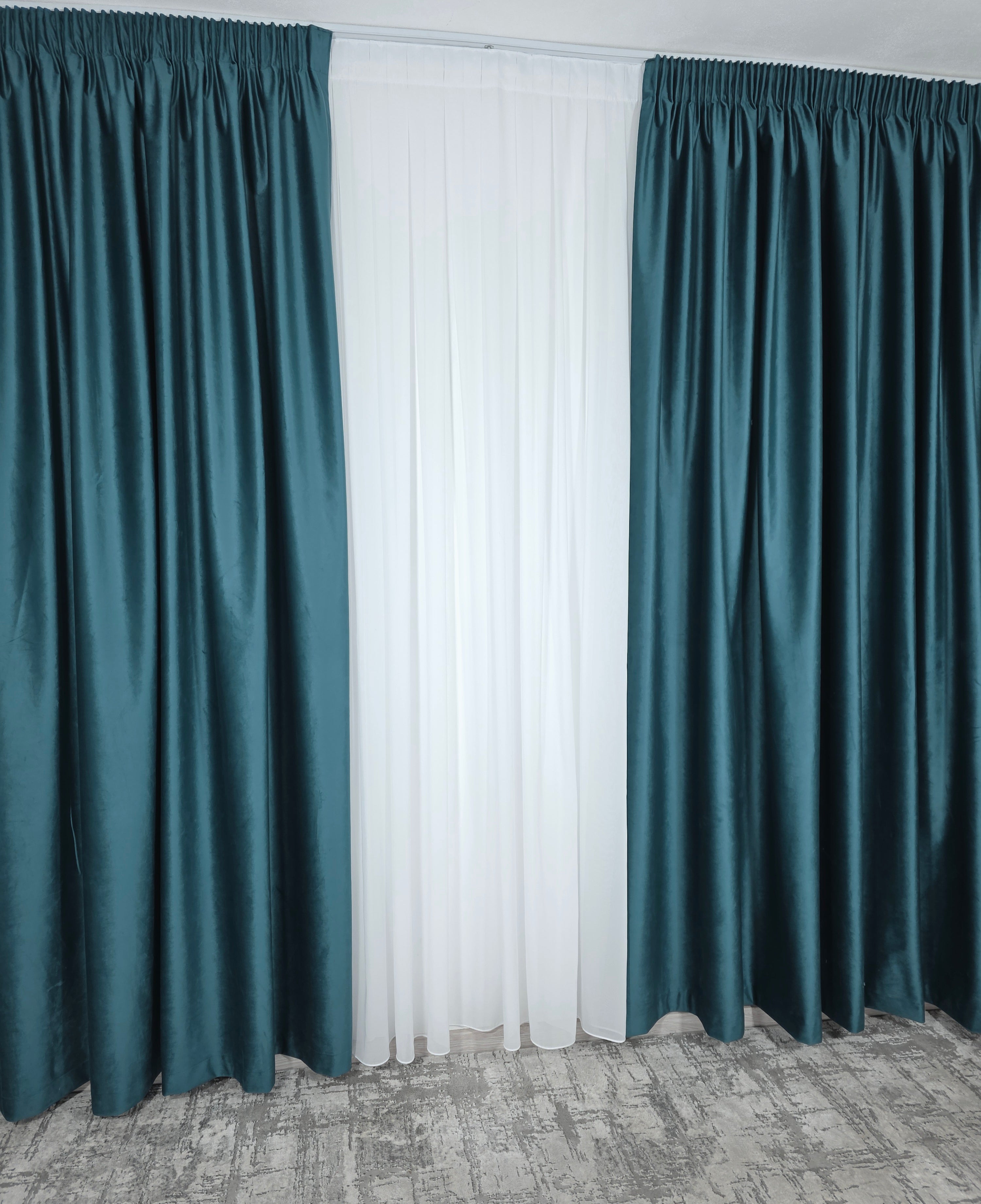 Set Premium: Perdea Matase Alb Imaculat și Draperie Verde Turcoaz Catifea Garantat Opacă Blackout 100%