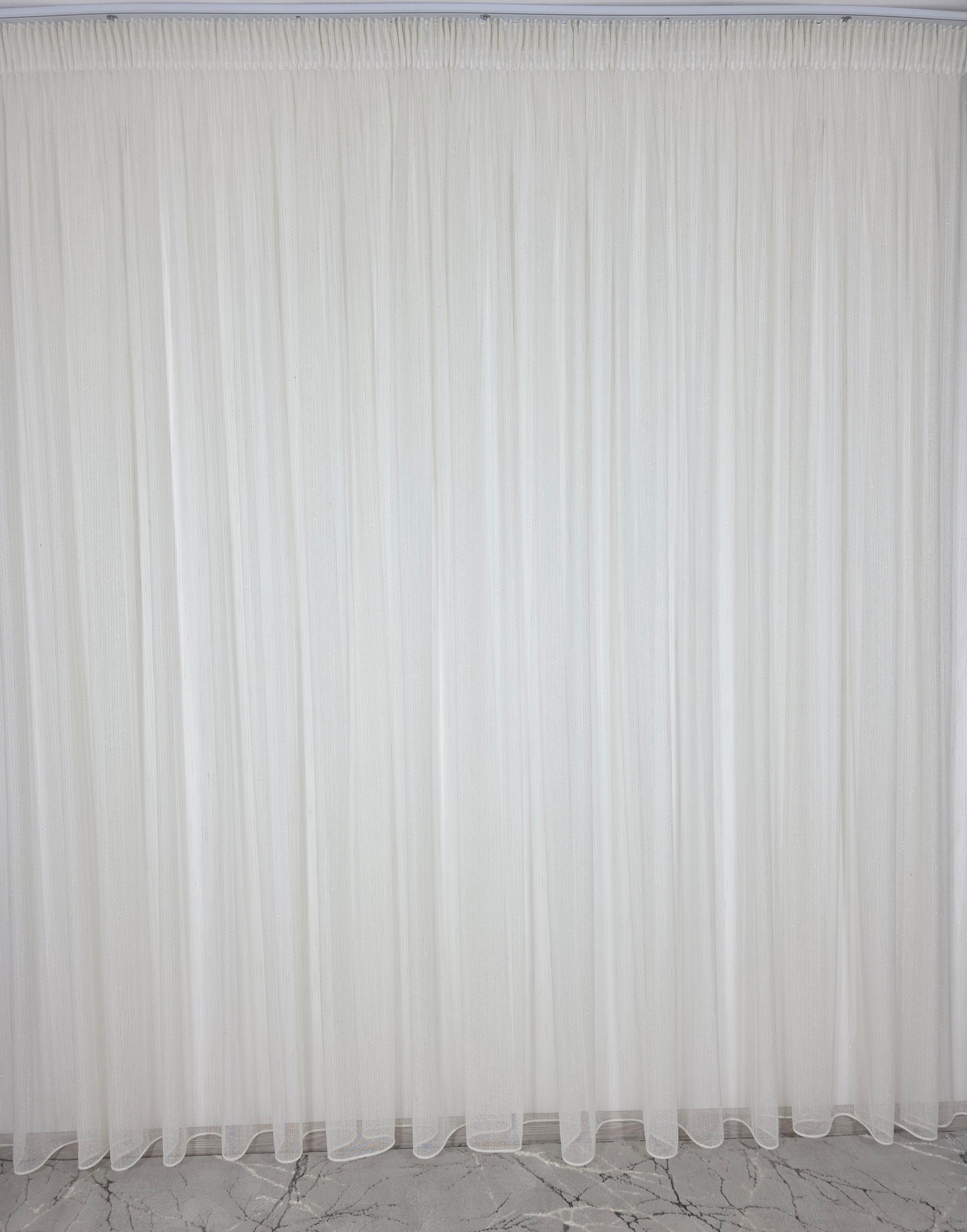 Colectia Majestic: Perdea Crem Din Borangic Cu Sidef Auriu Si Draperie Catifea Bej Cu Insertii