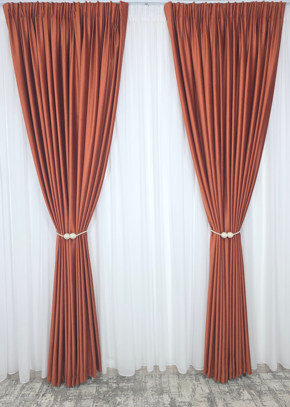 Set Ruginiu de Mai : Perdea Voal Premium Si Draperie Catifea Caramiziu